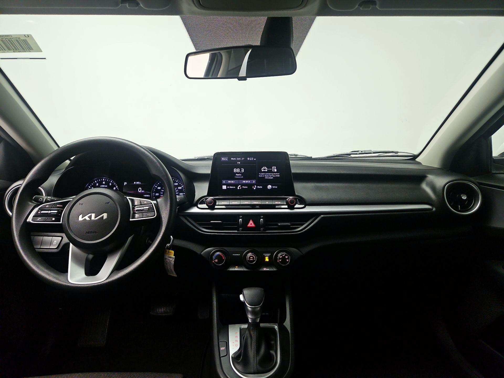 Thumbnail: 2022 Kia Forte - 9