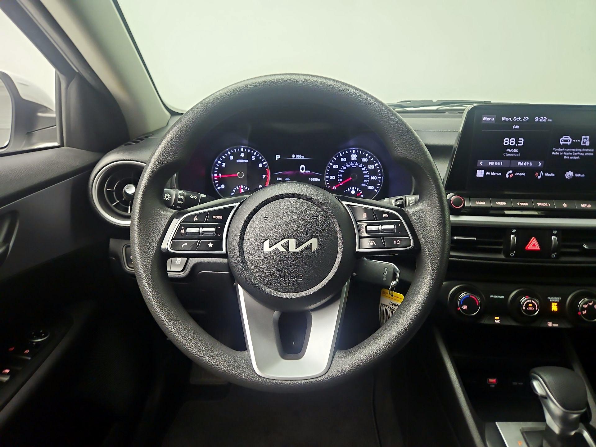 Thumbnail: 2022 Kia Forte - 10