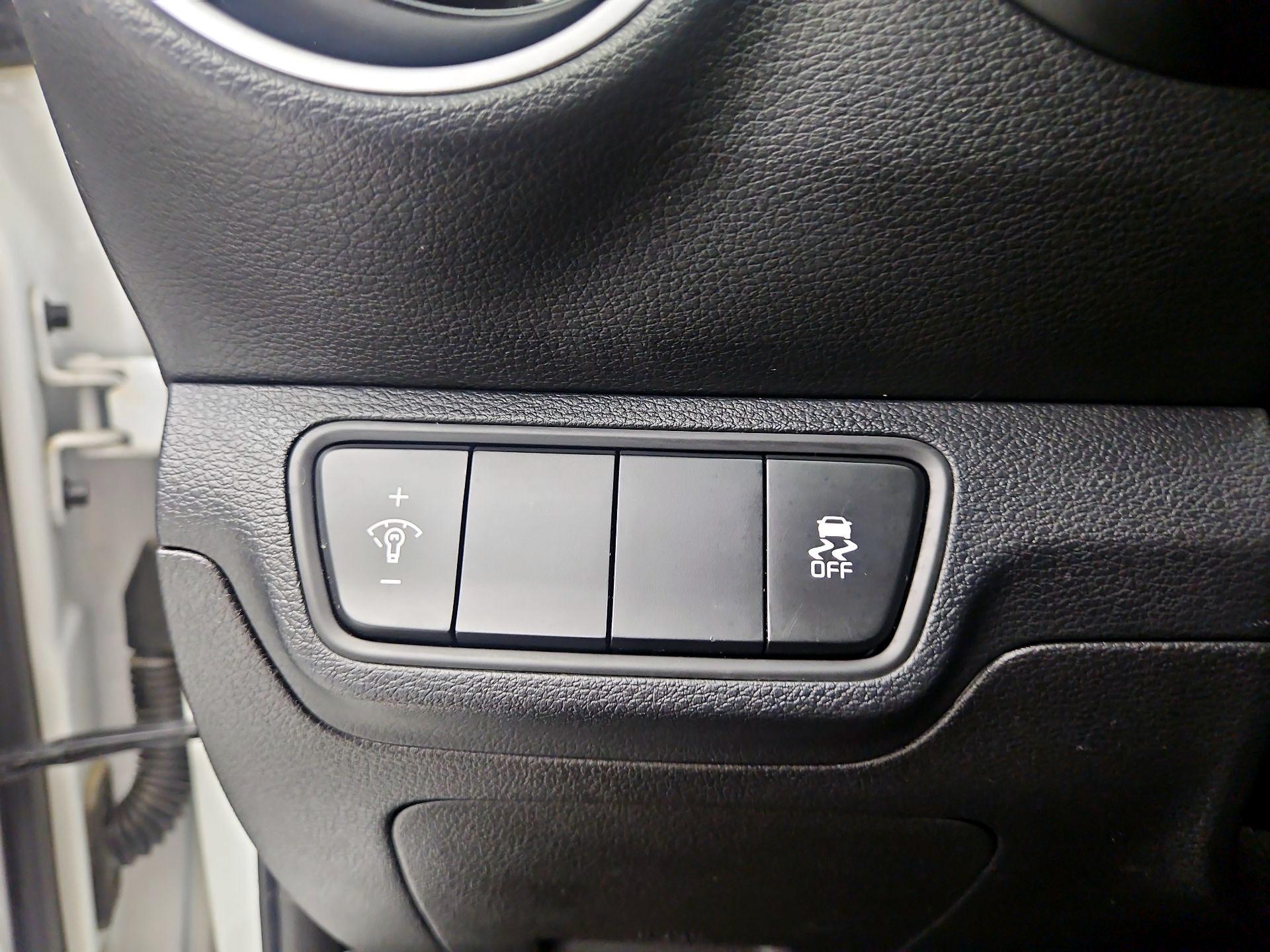 Thumbnail: 2022 Kia Forte - 13