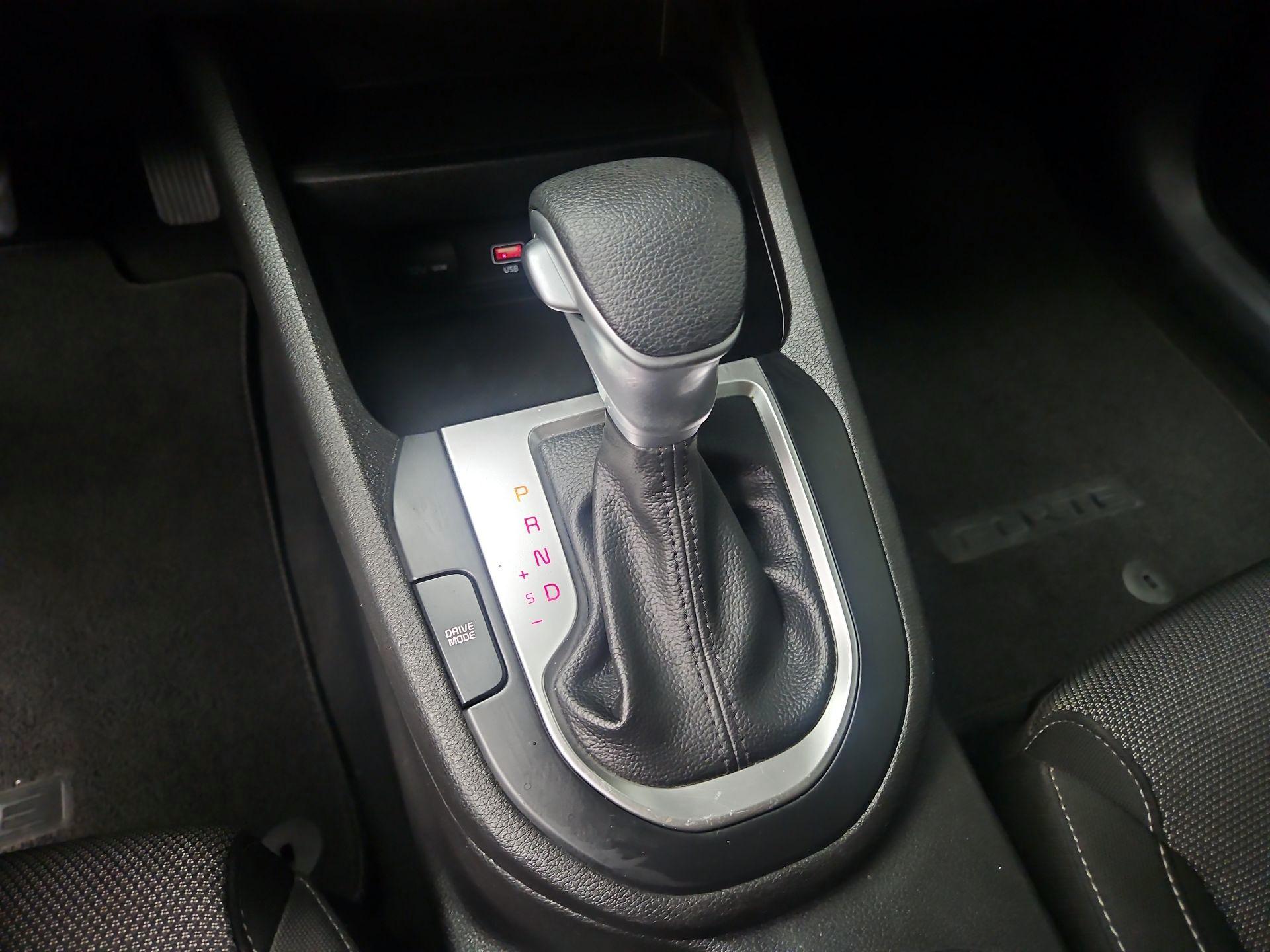 Thumbnail: 2022 Kia Forte - 17