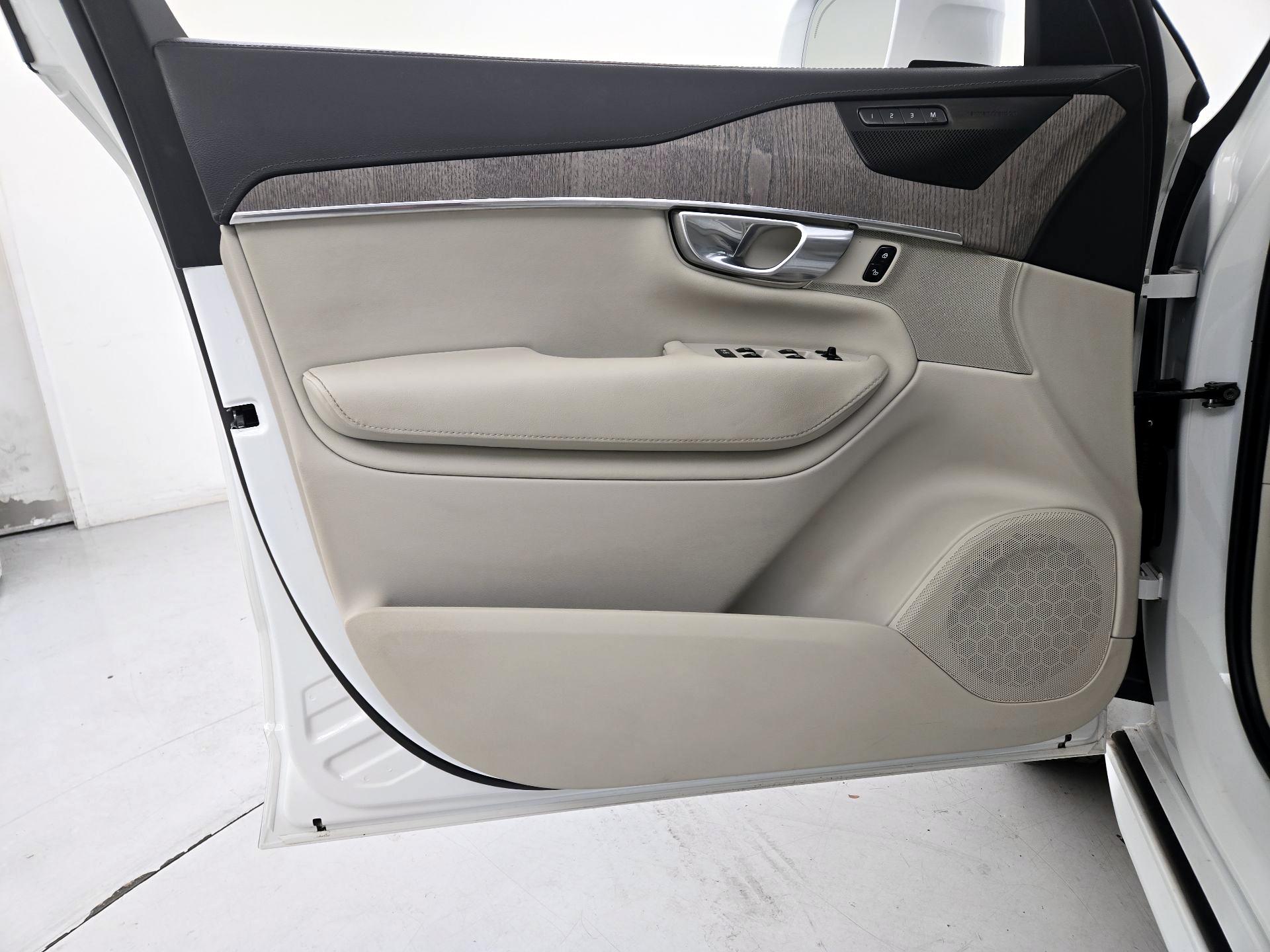 Thumbnail: 2023 Volvo XC90 - 12