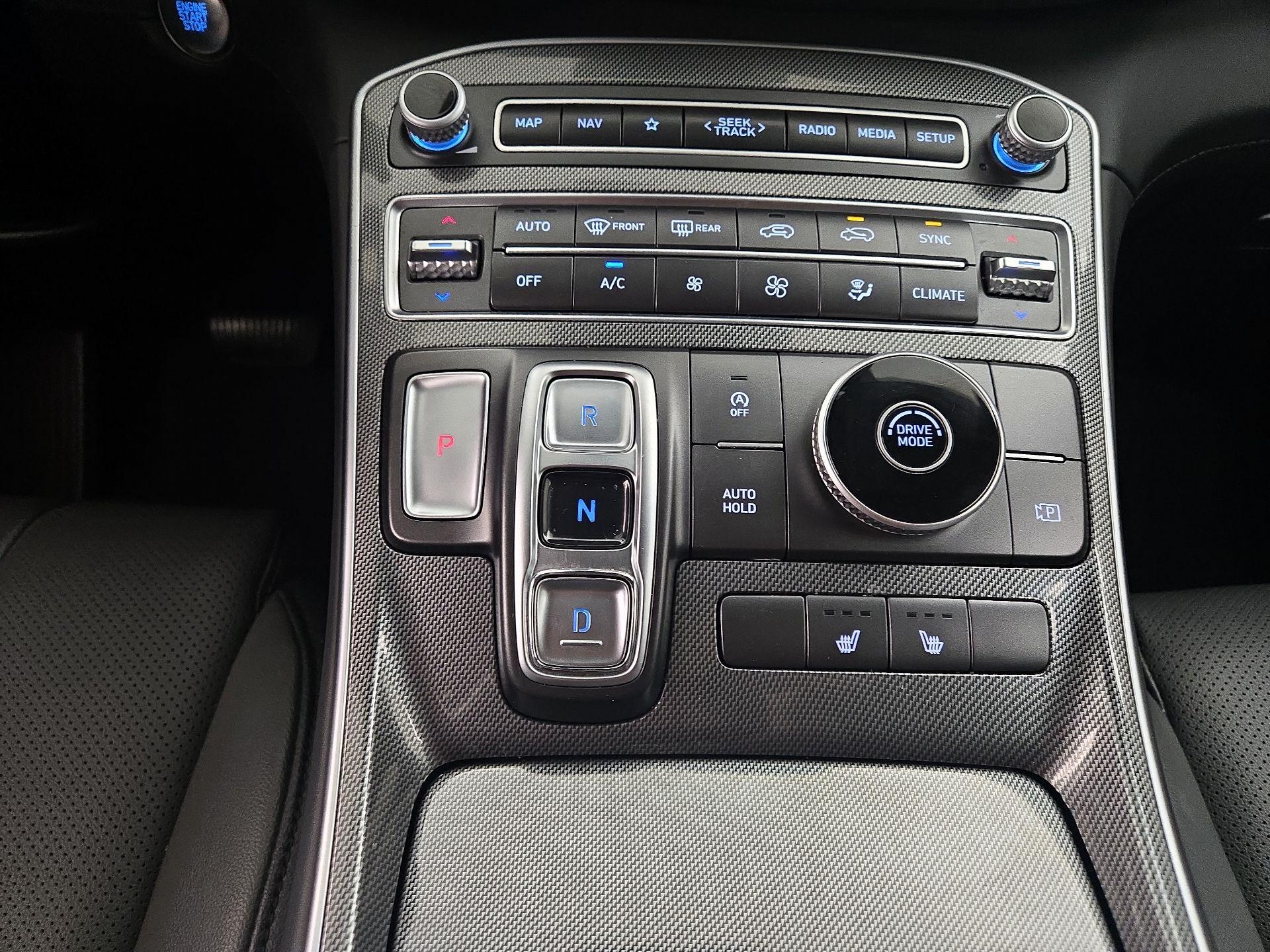 Thumbnail: 2023 Hyundai Santa Fe - 18