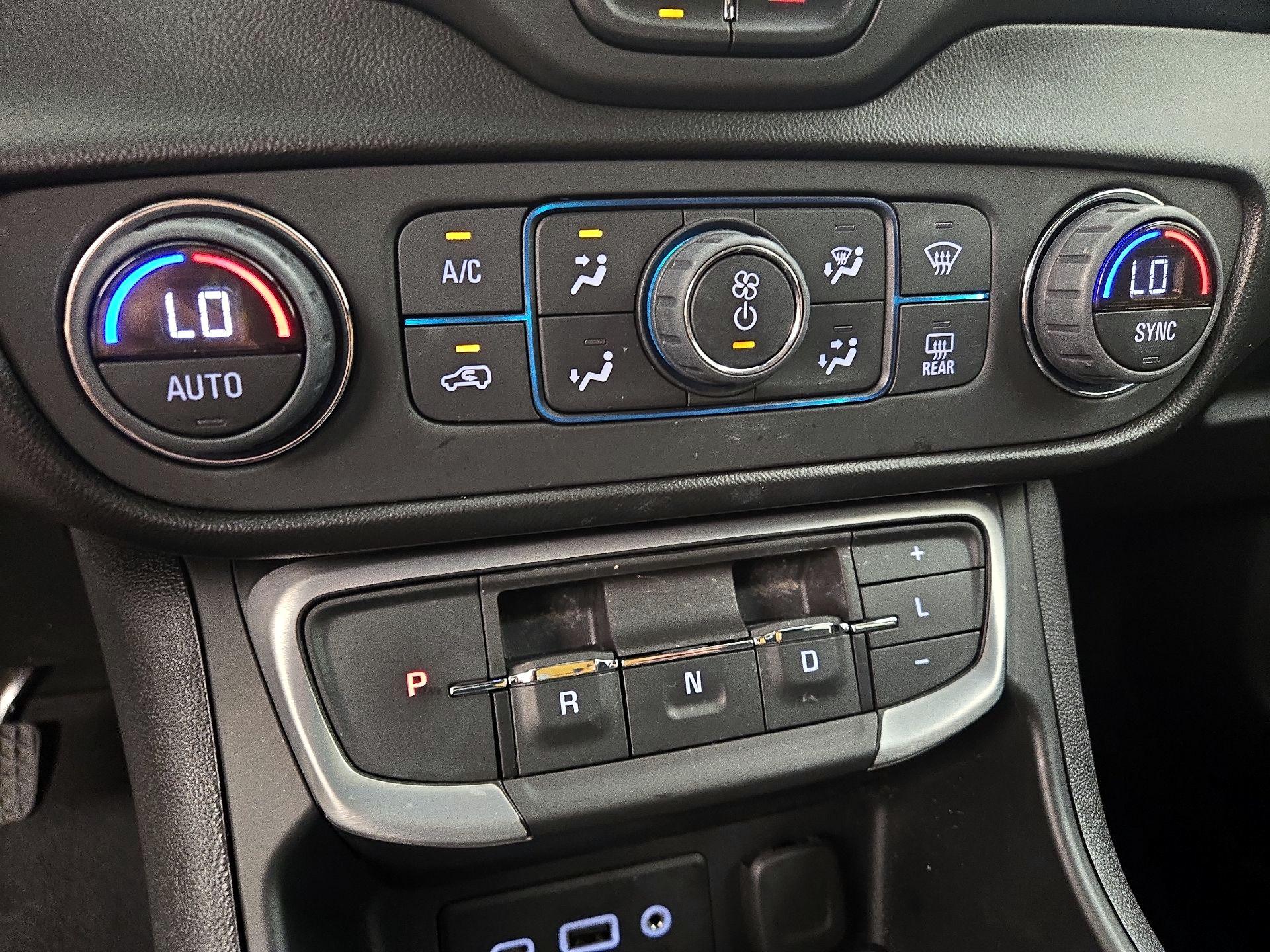 Thumbnail: 2022 GMC Terrain - 16