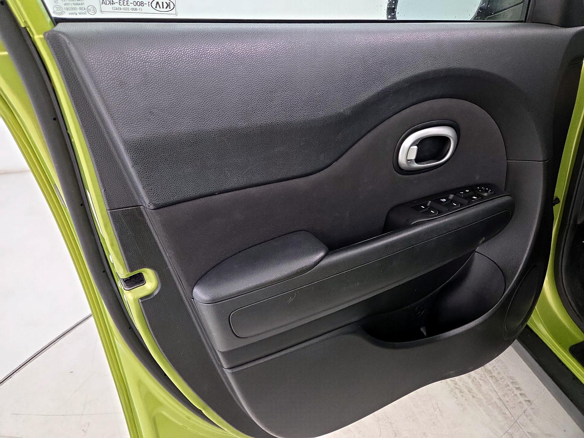 Thumbnail: 2015 Kia Soul - 12