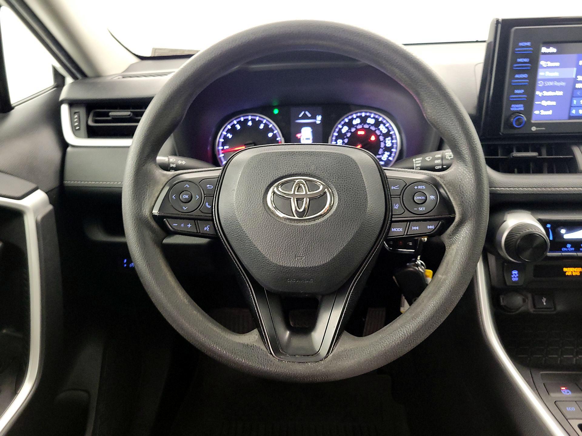 Thumbnail: 2022 Toyota RAV4 - 10