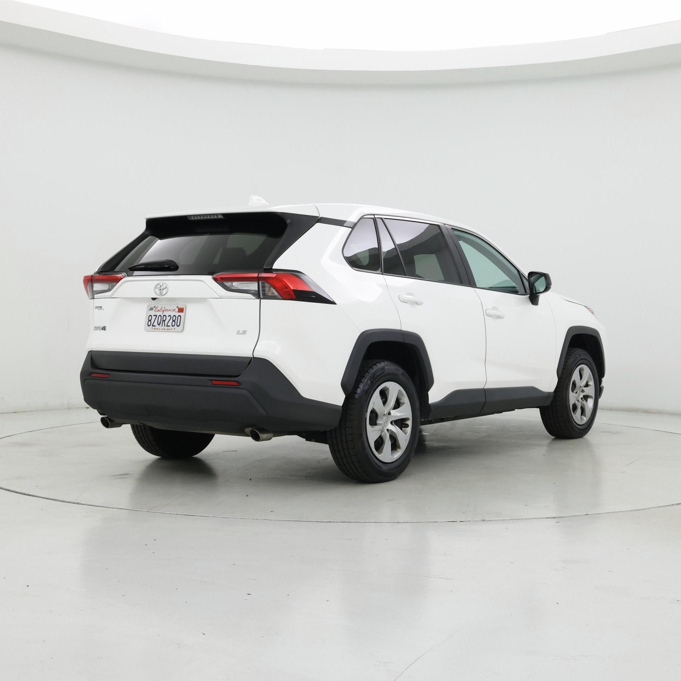 Thumbnail: 2022 Toyota RAV4 - 8