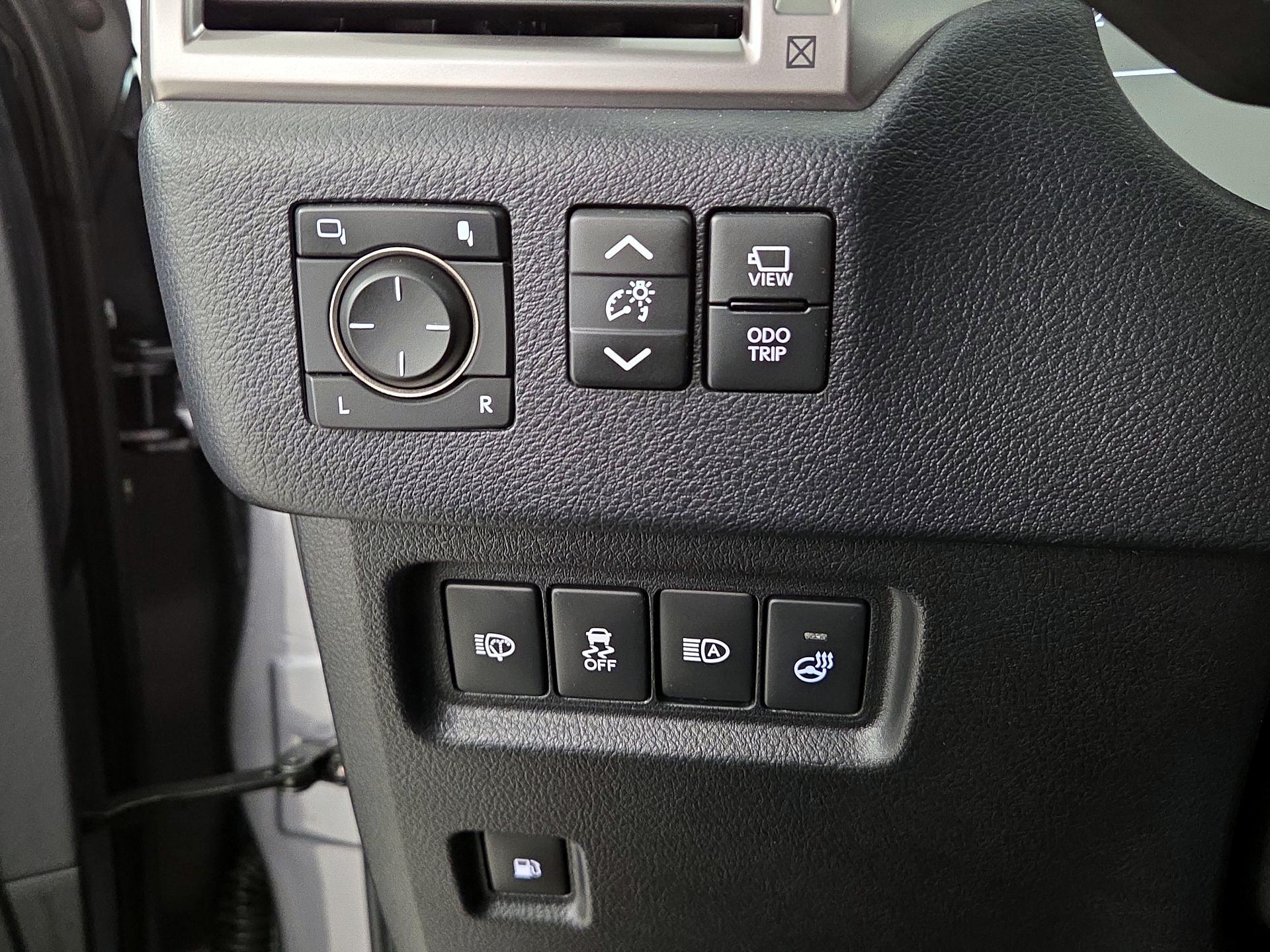 Thumbnail: 2023 Lexus GX - 13