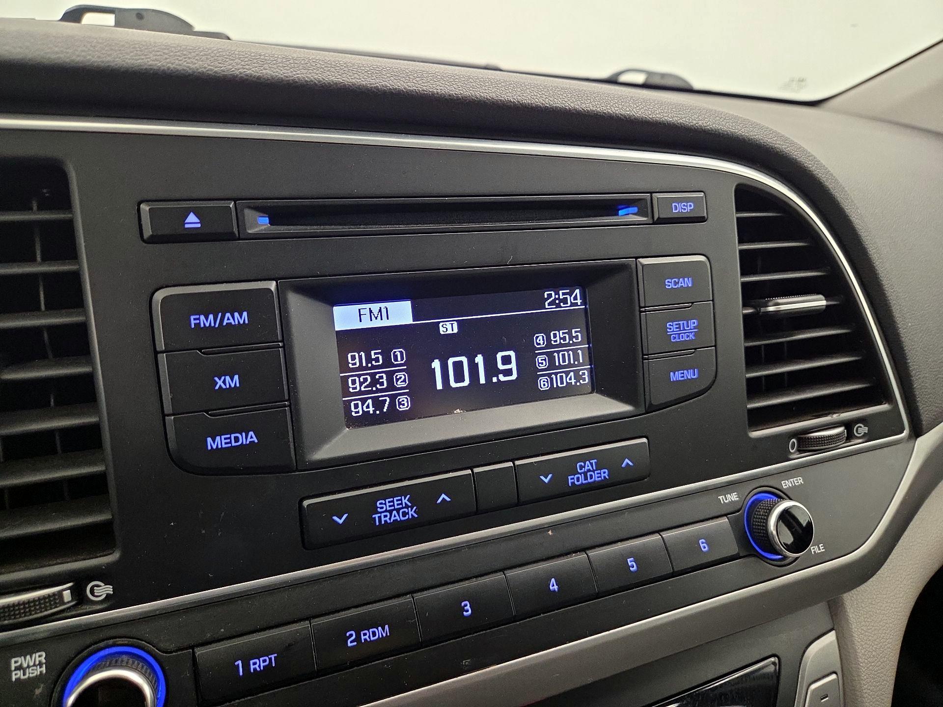 Thumbnail: 2017 Hyundai Elantra - 14