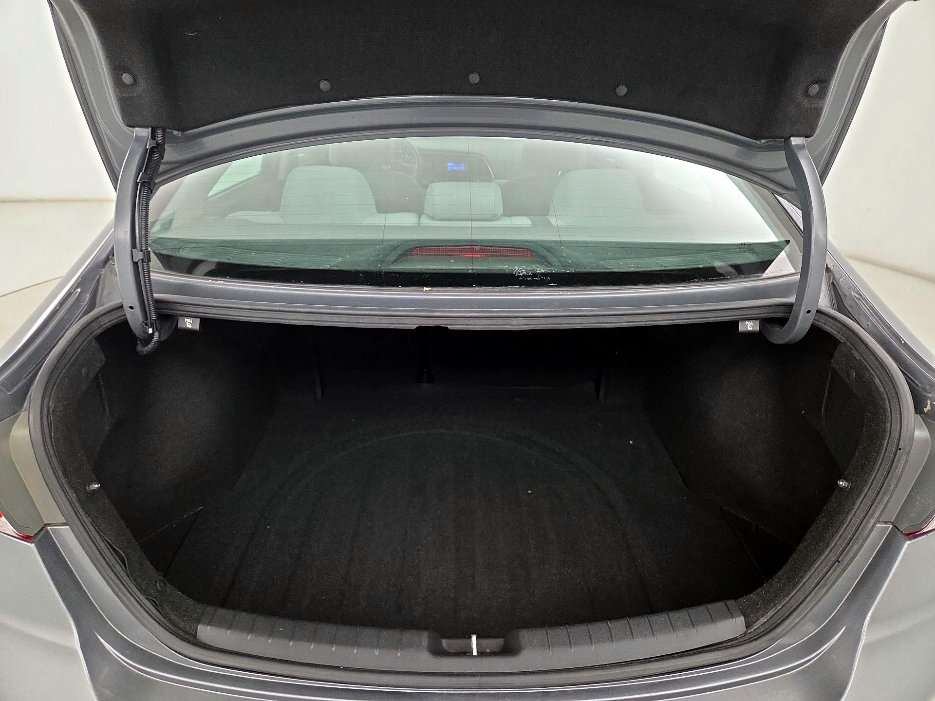 Thumbnail: 2017 Hyundai Elantra - 19