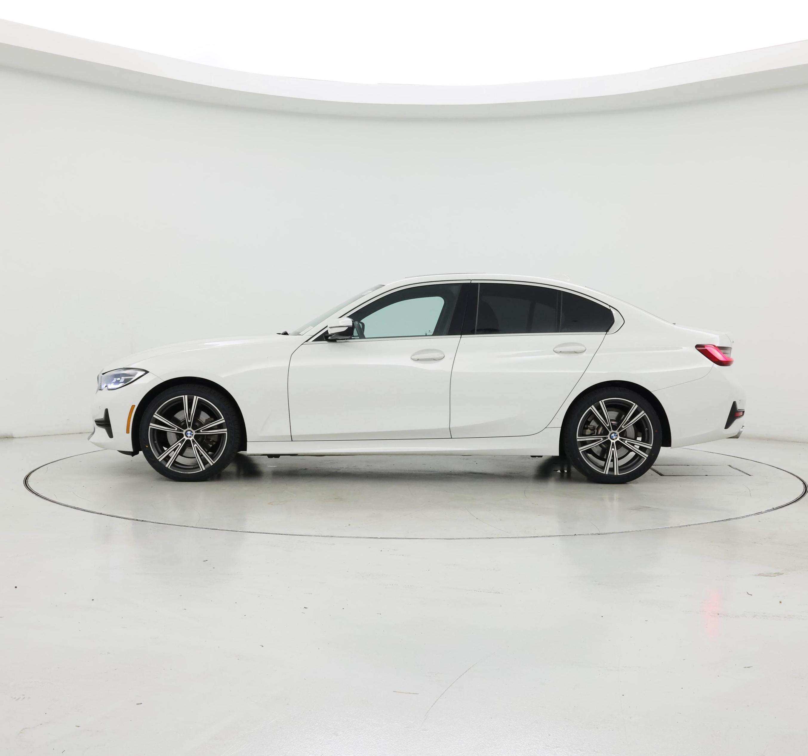 Thumbnail: 2022 BMW 3 Series - 3