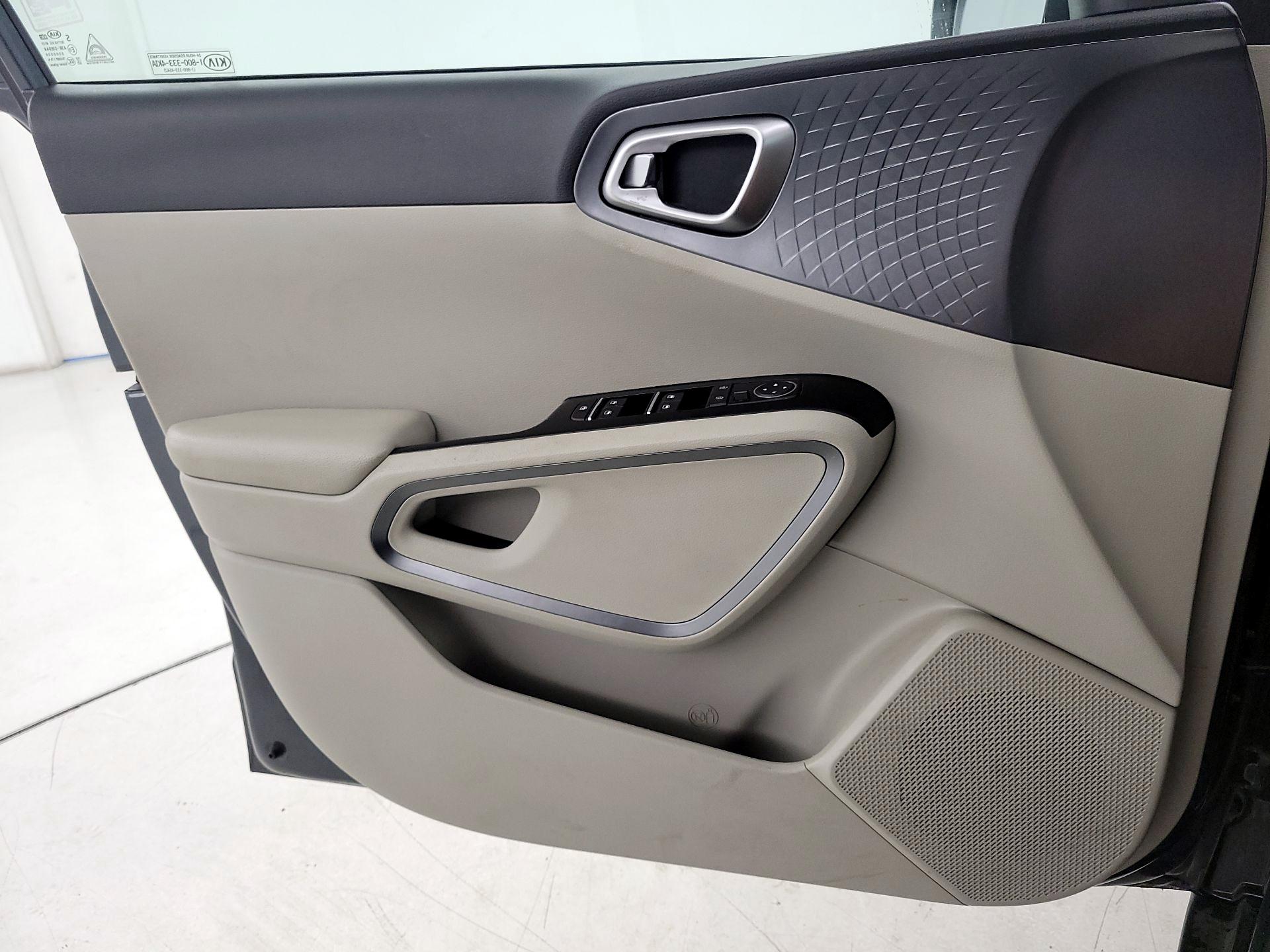 Thumbnail: 2020 Kia Soul - 12