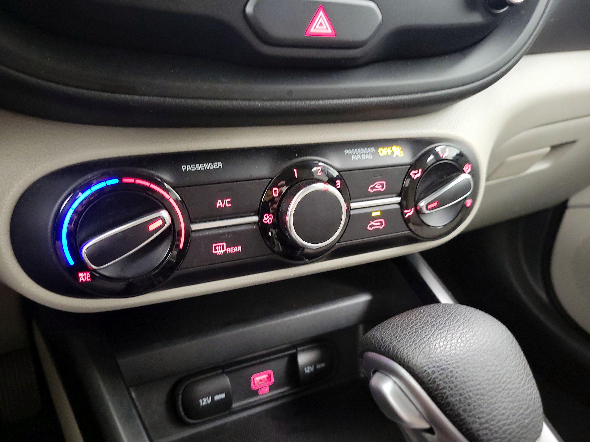 Thumbnail: 2020 Kia Soul - 16