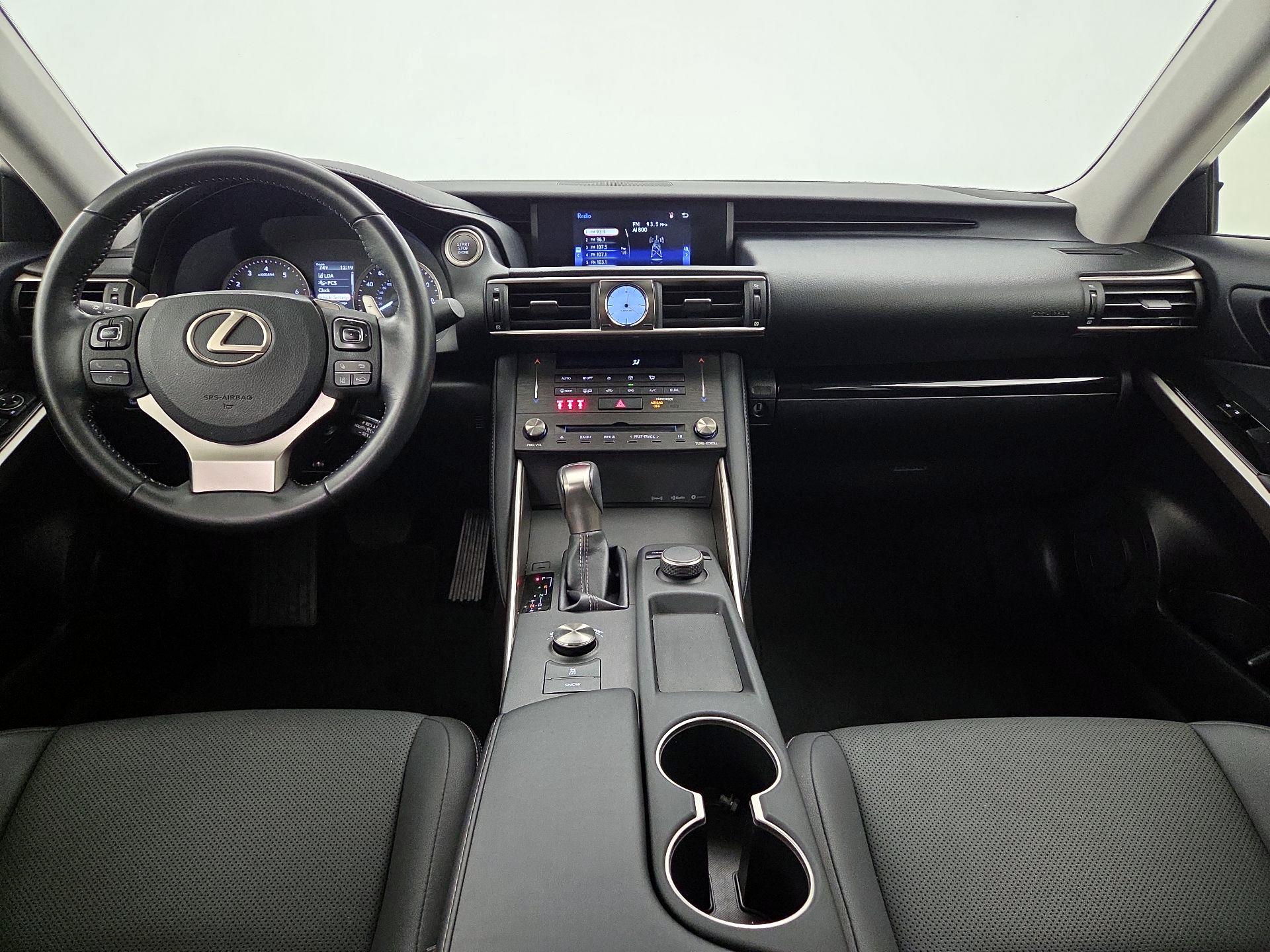 Thumbnail: 2019 Lexus IS - 9