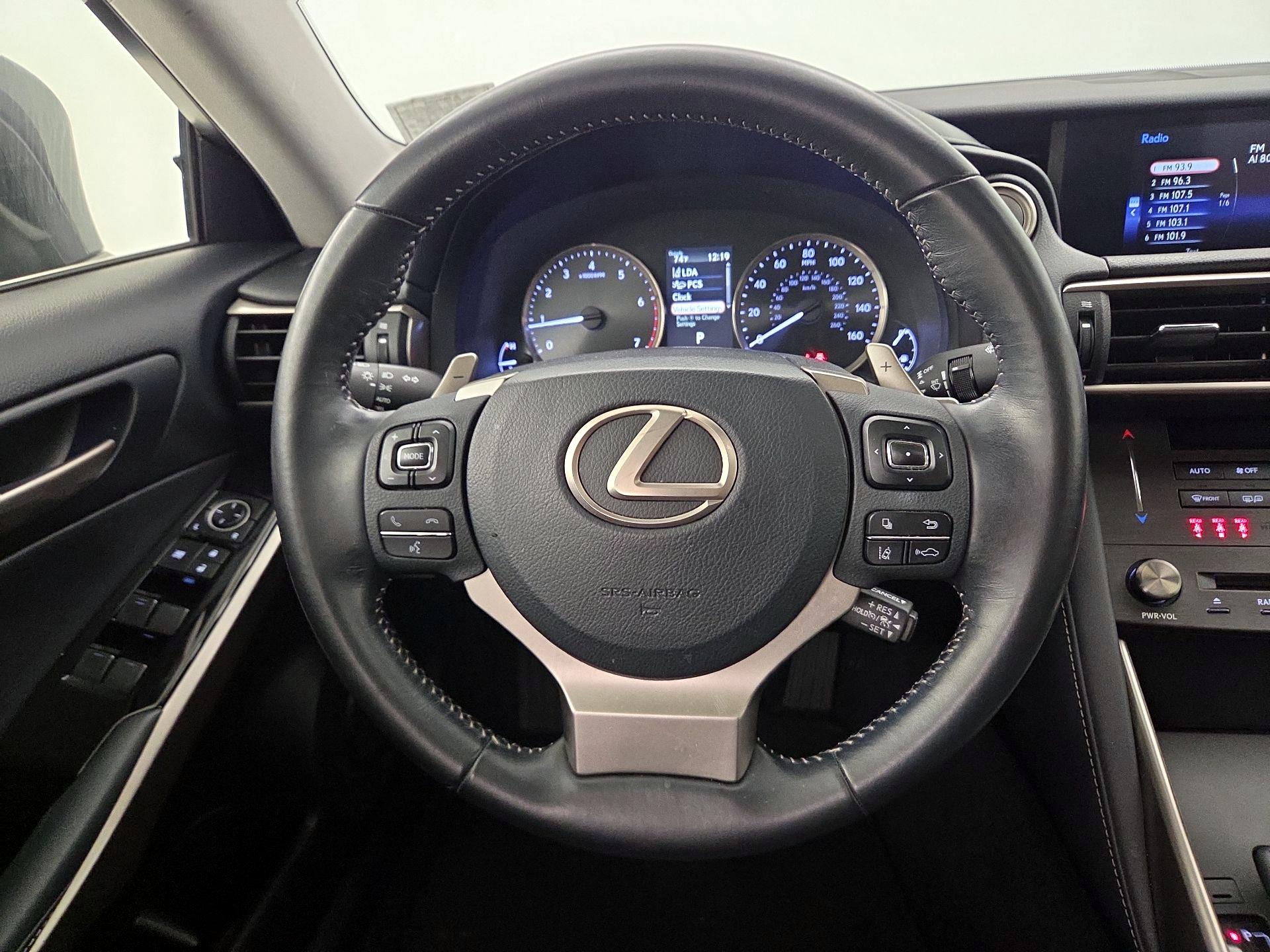 Thumbnail: 2019 Lexus IS - 10