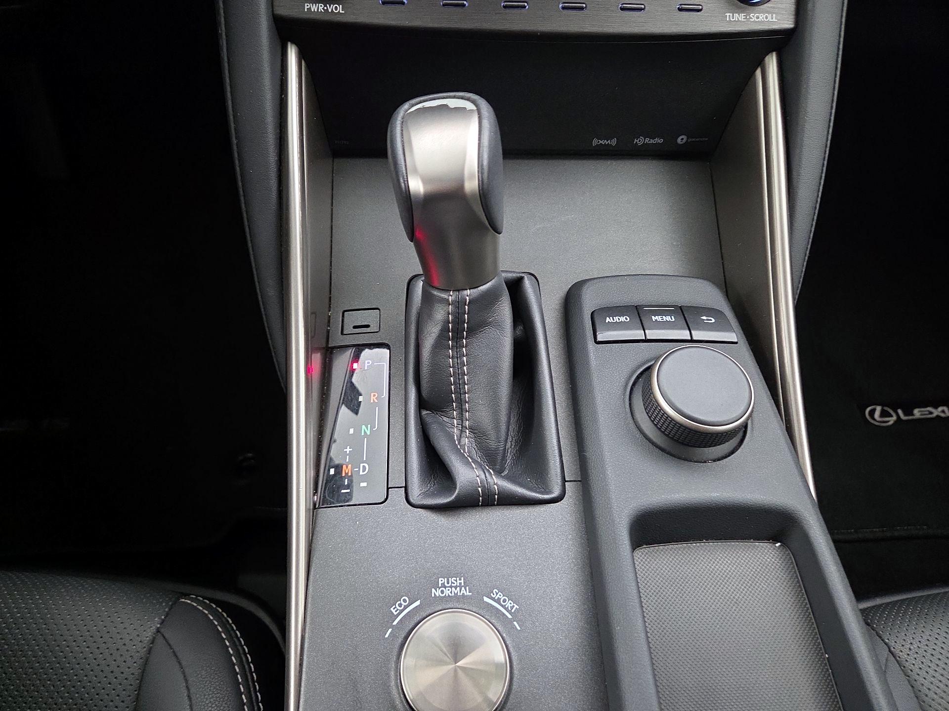 Thumbnail: 2019 Lexus IS - 17