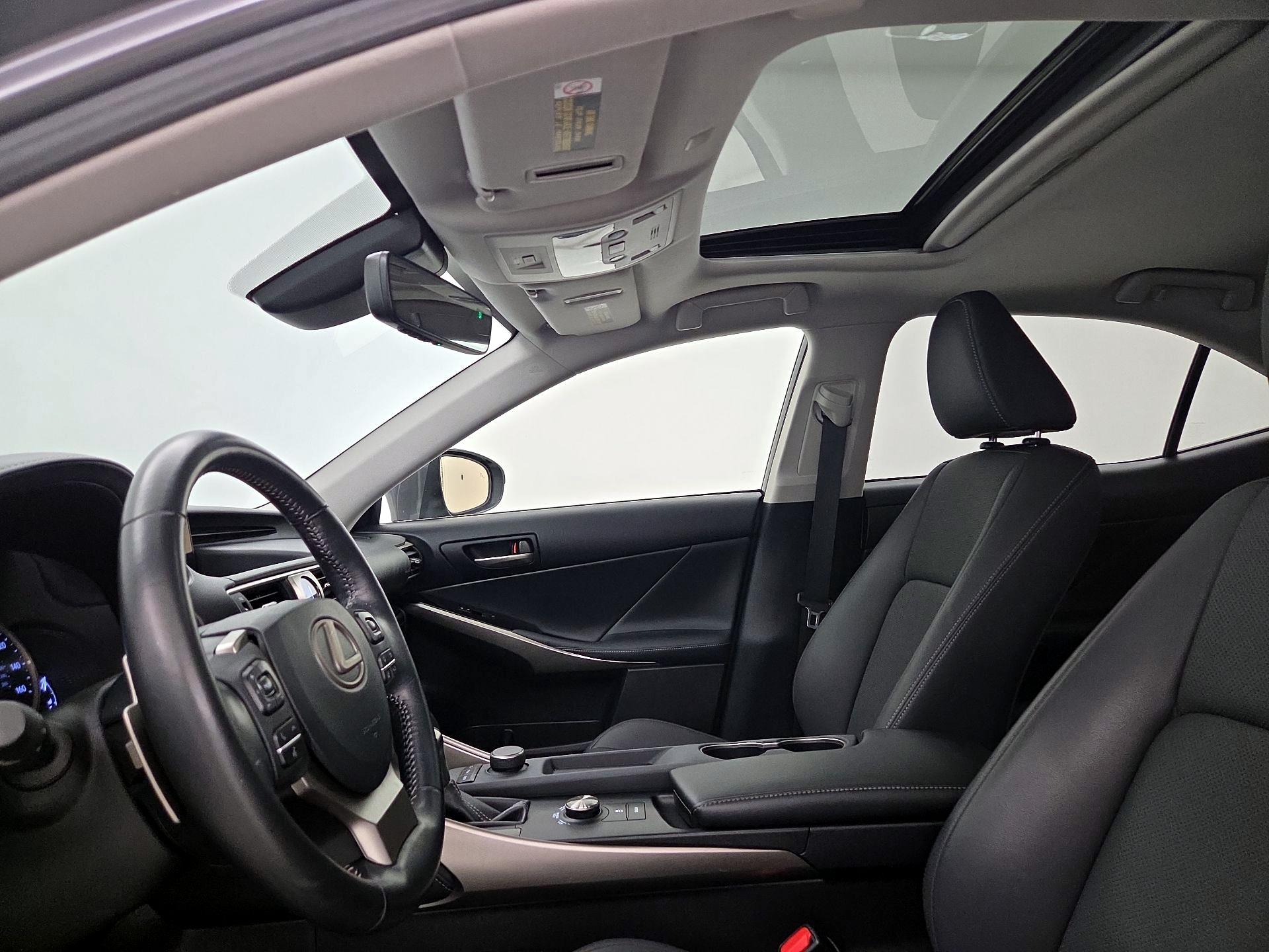 Thumbnail: 2019 Lexus IS - 19