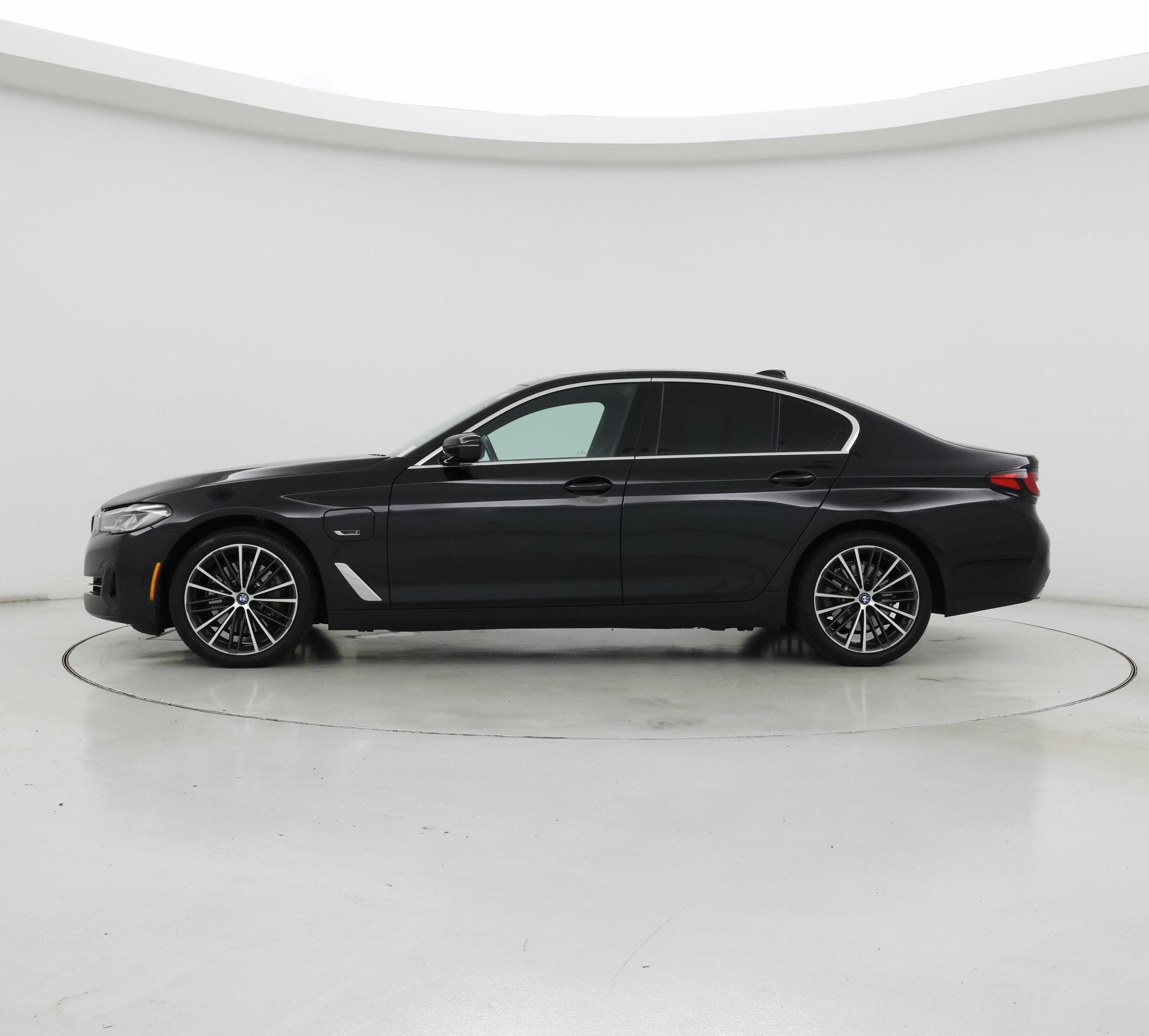 Thumbnail: 2022 BMW 5 Series - 3