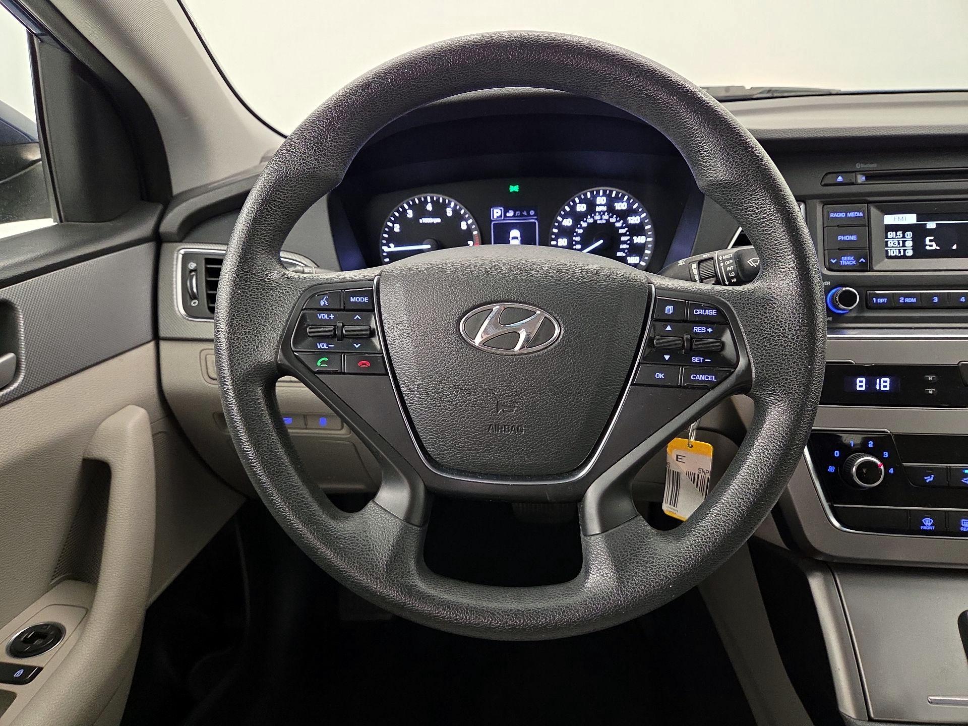 Thumbnail: 2017 Hyundai Sonata - 10