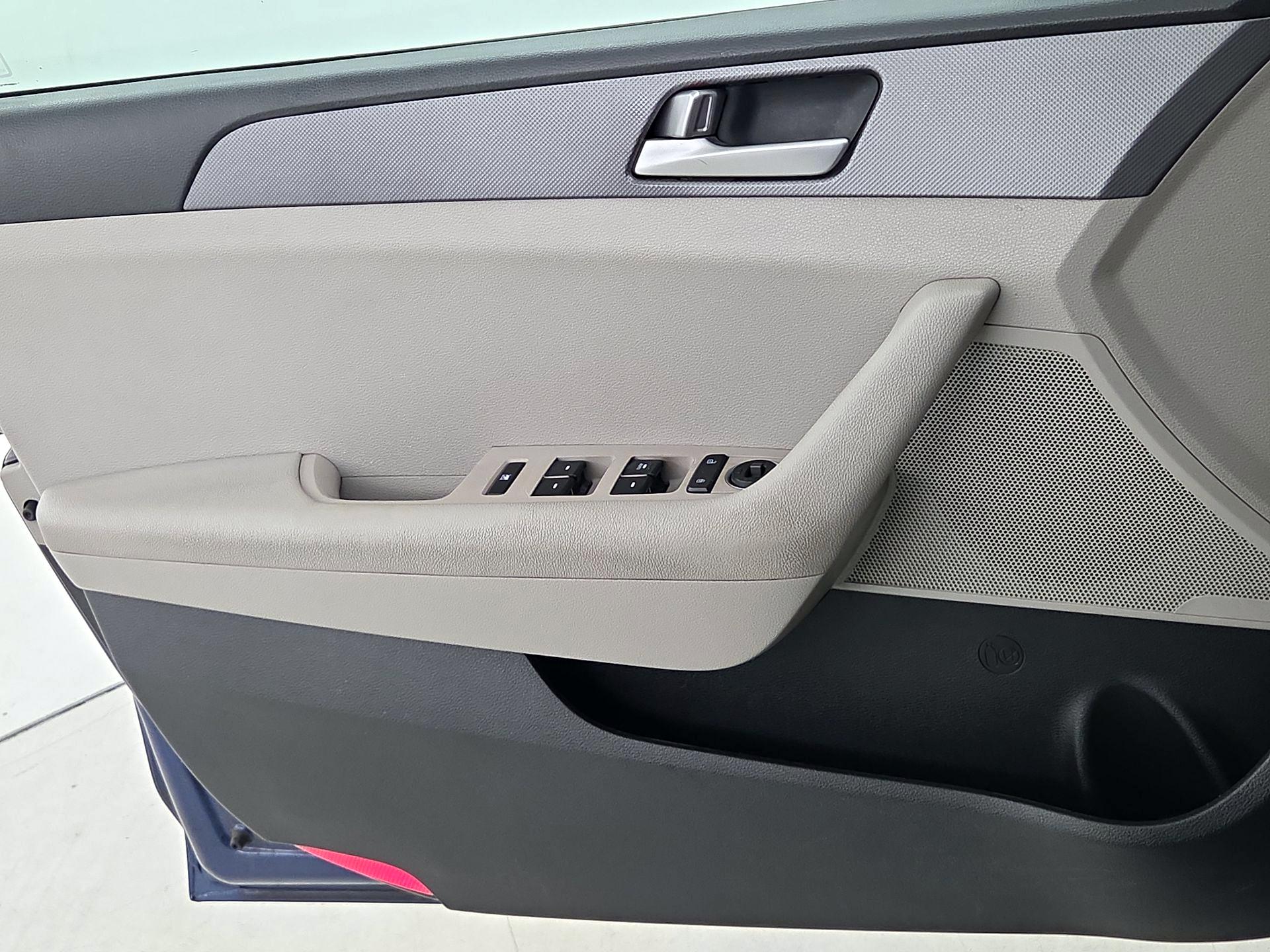 Thumbnail: 2017 Hyundai Sonata - 12