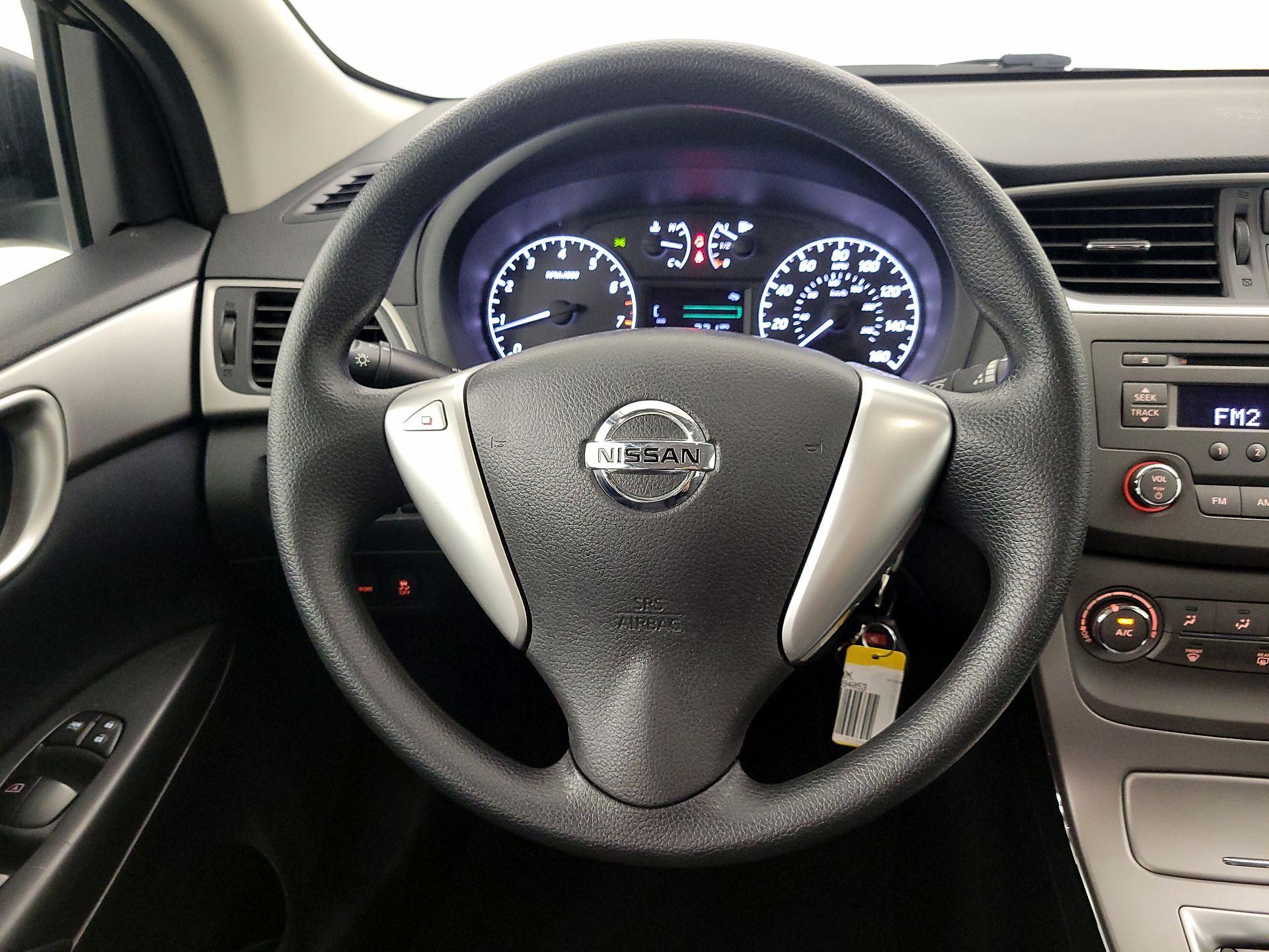 Thumbnail: 2014 Nissan Sentra - 10