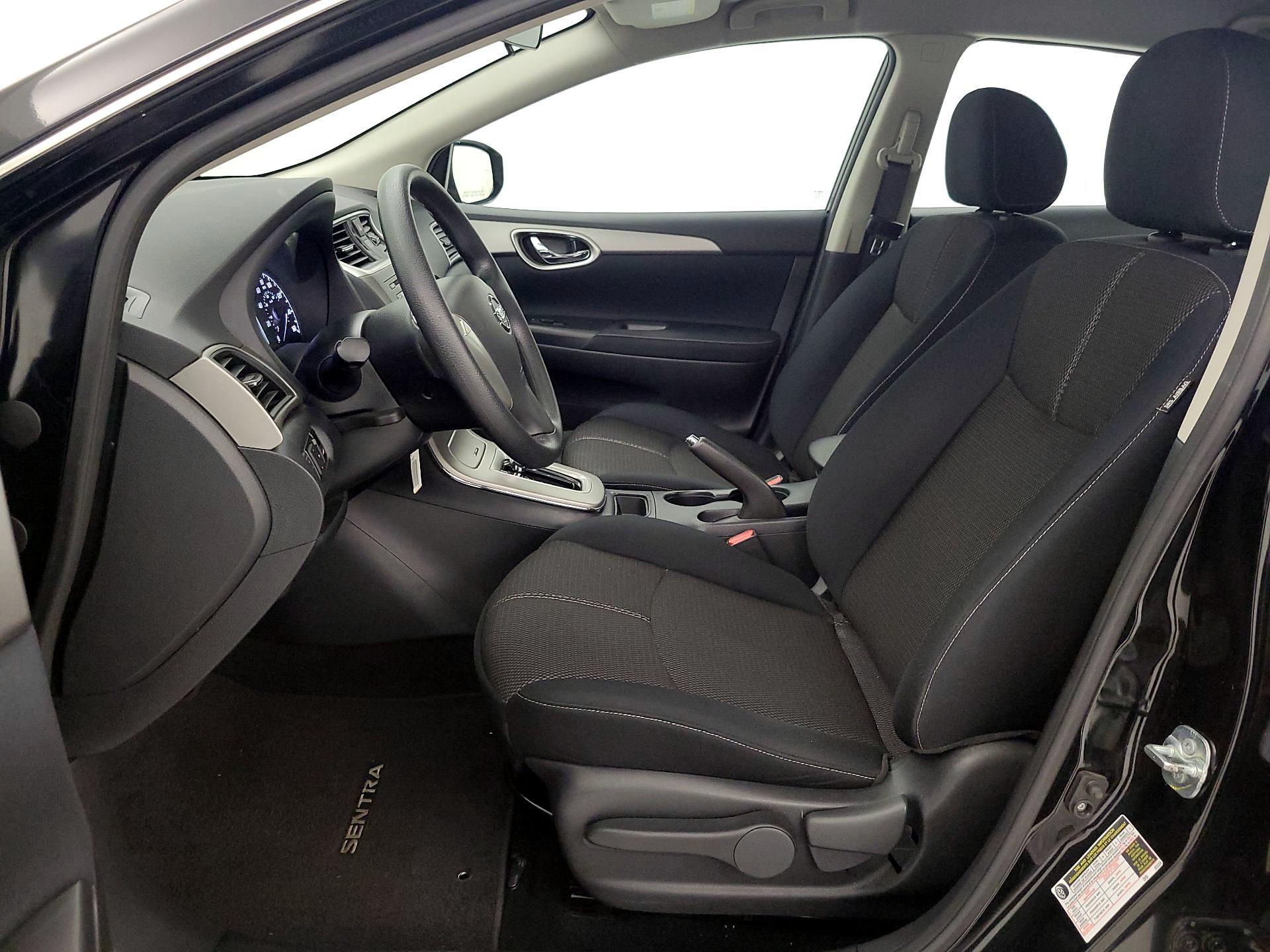 Thumbnail: 2014 Nissan Sentra - 11