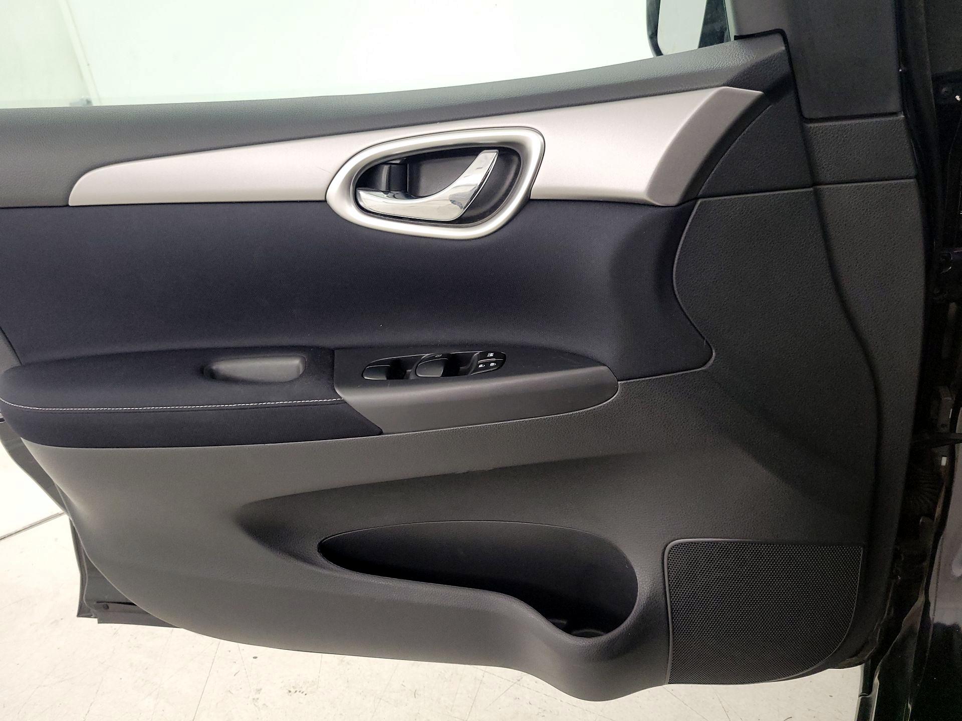 Thumbnail: 2014 Nissan Sentra - 12