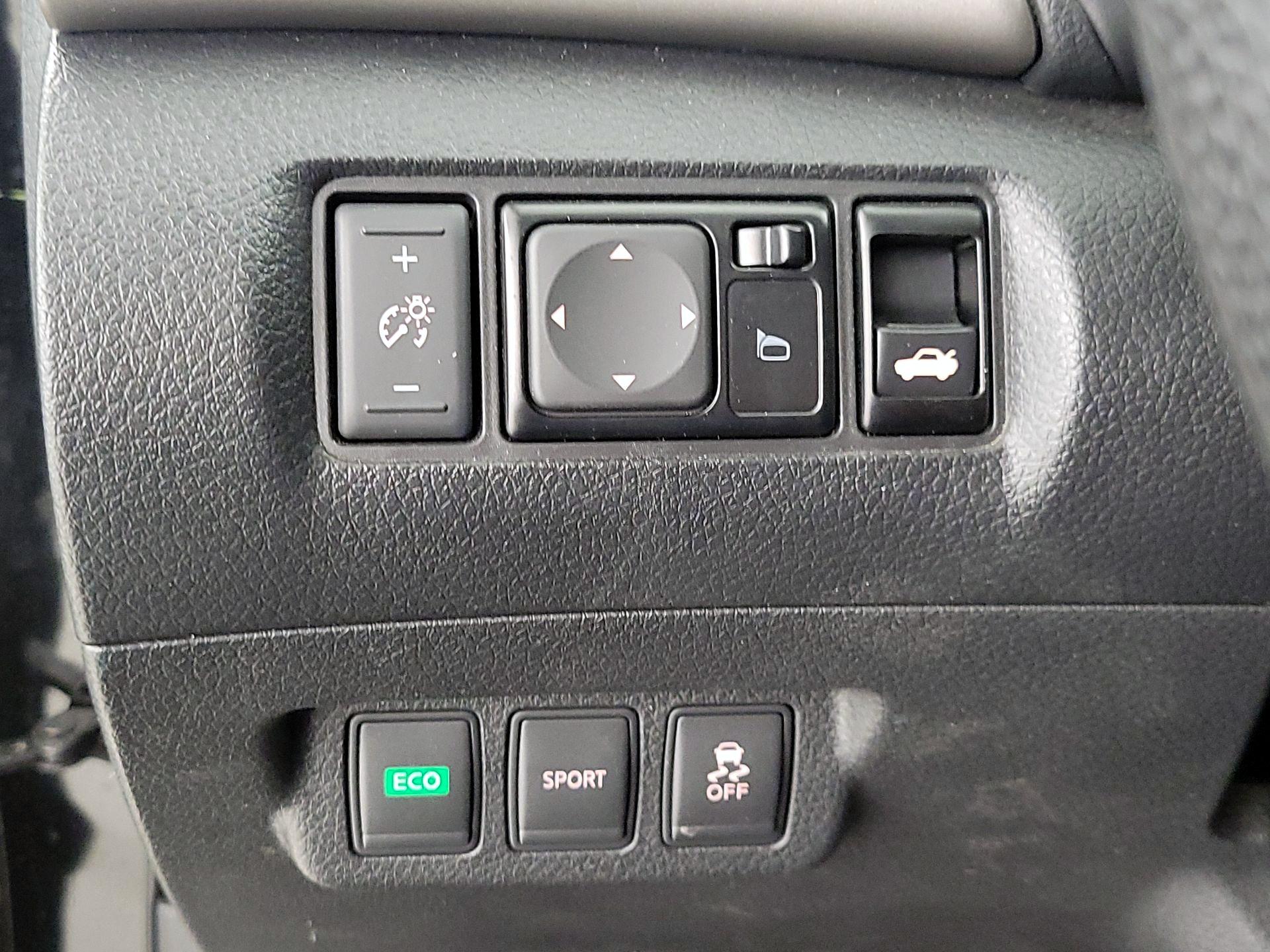 Thumbnail: 2014 Nissan Sentra - 13
