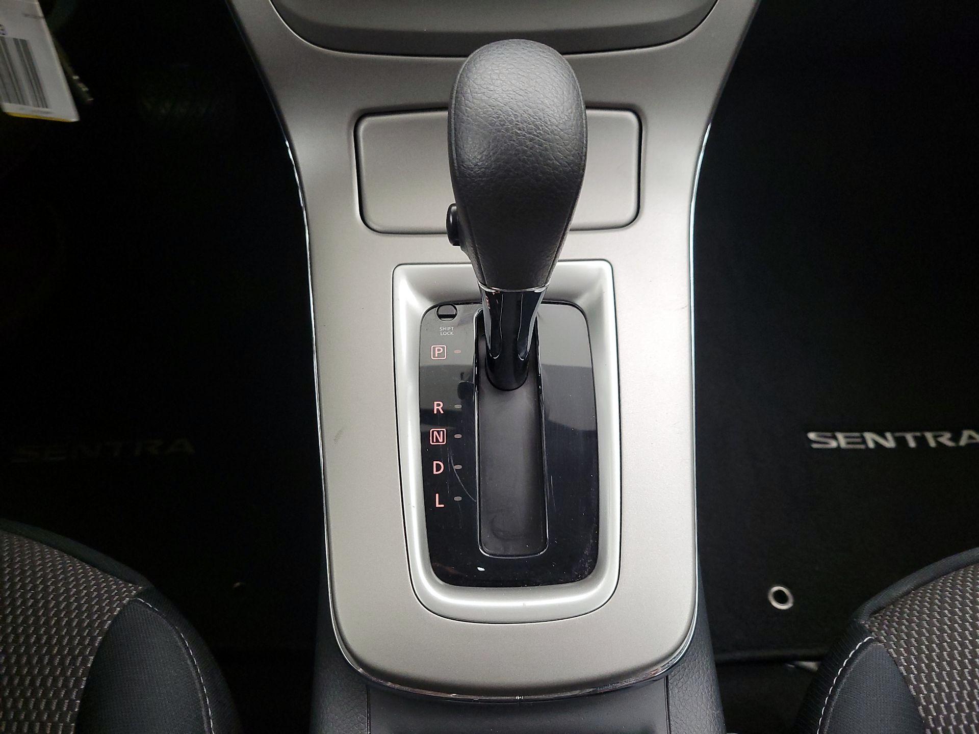 Thumbnail: 2014 Nissan Sentra - 16