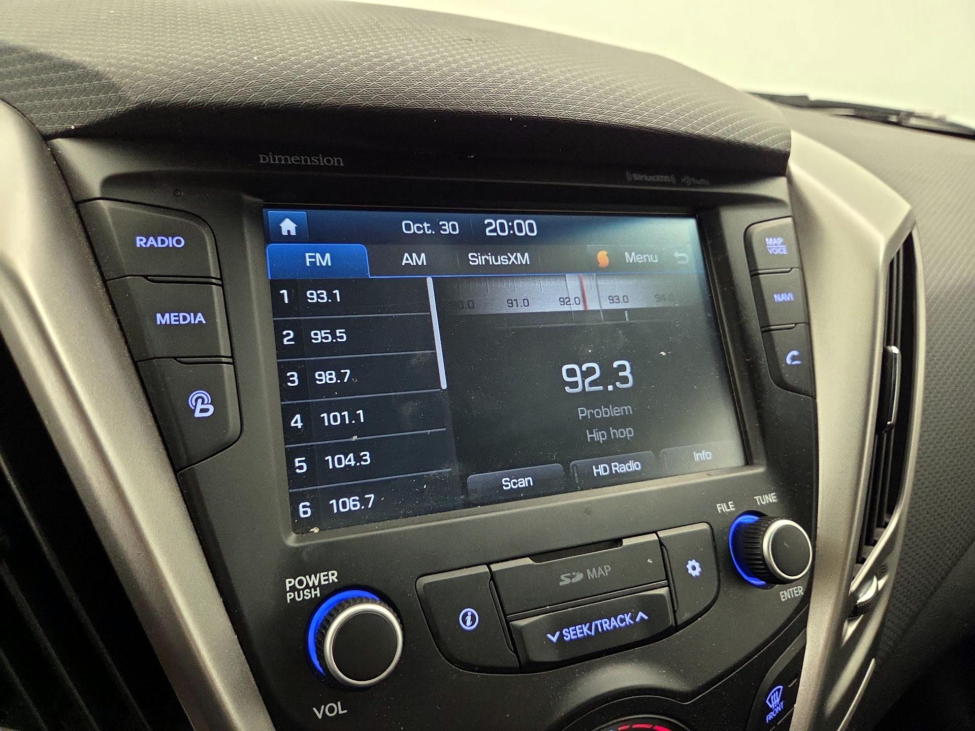 Thumbnail: 2017 Hyundai Veloster - 16