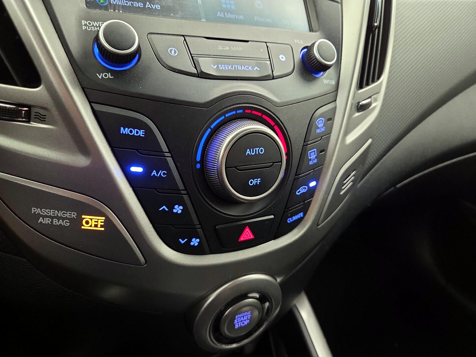 Thumbnail: 2017 Hyundai Veloster - 17