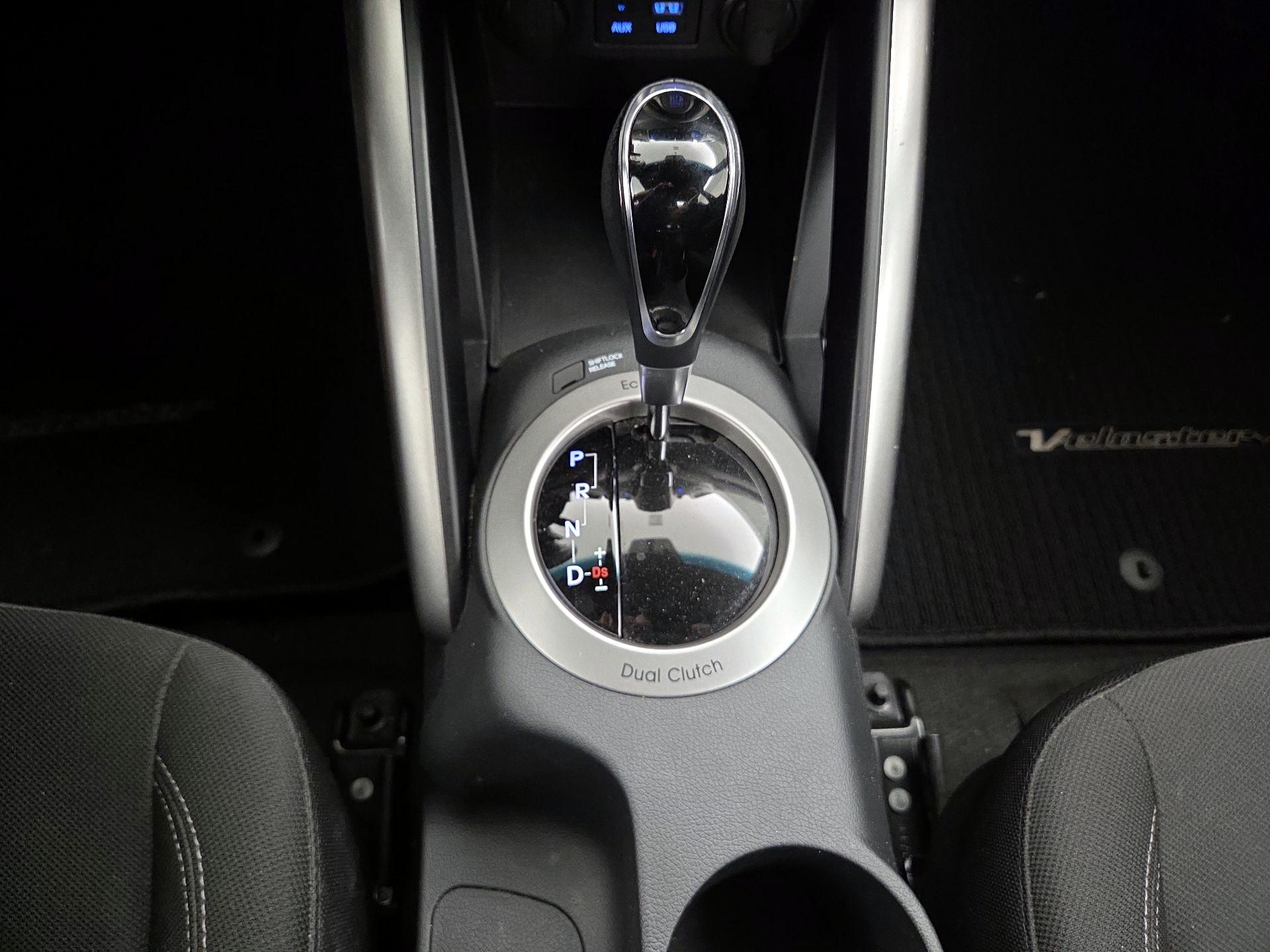 Thumbnail: 2017 Hyundai Veloster - 18