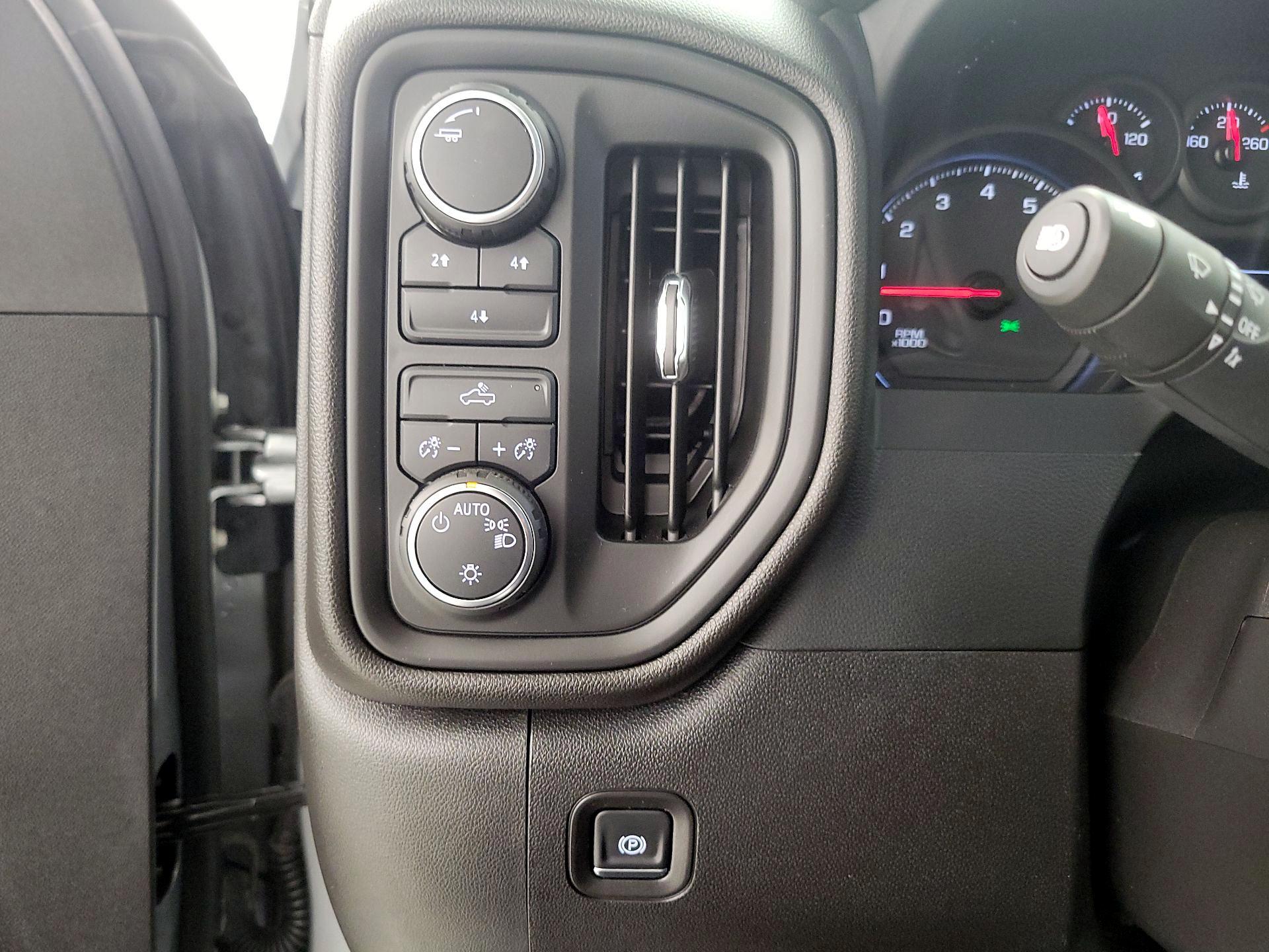 Thumbnail: 2025 Chevrolet Silverado 2500 - 13