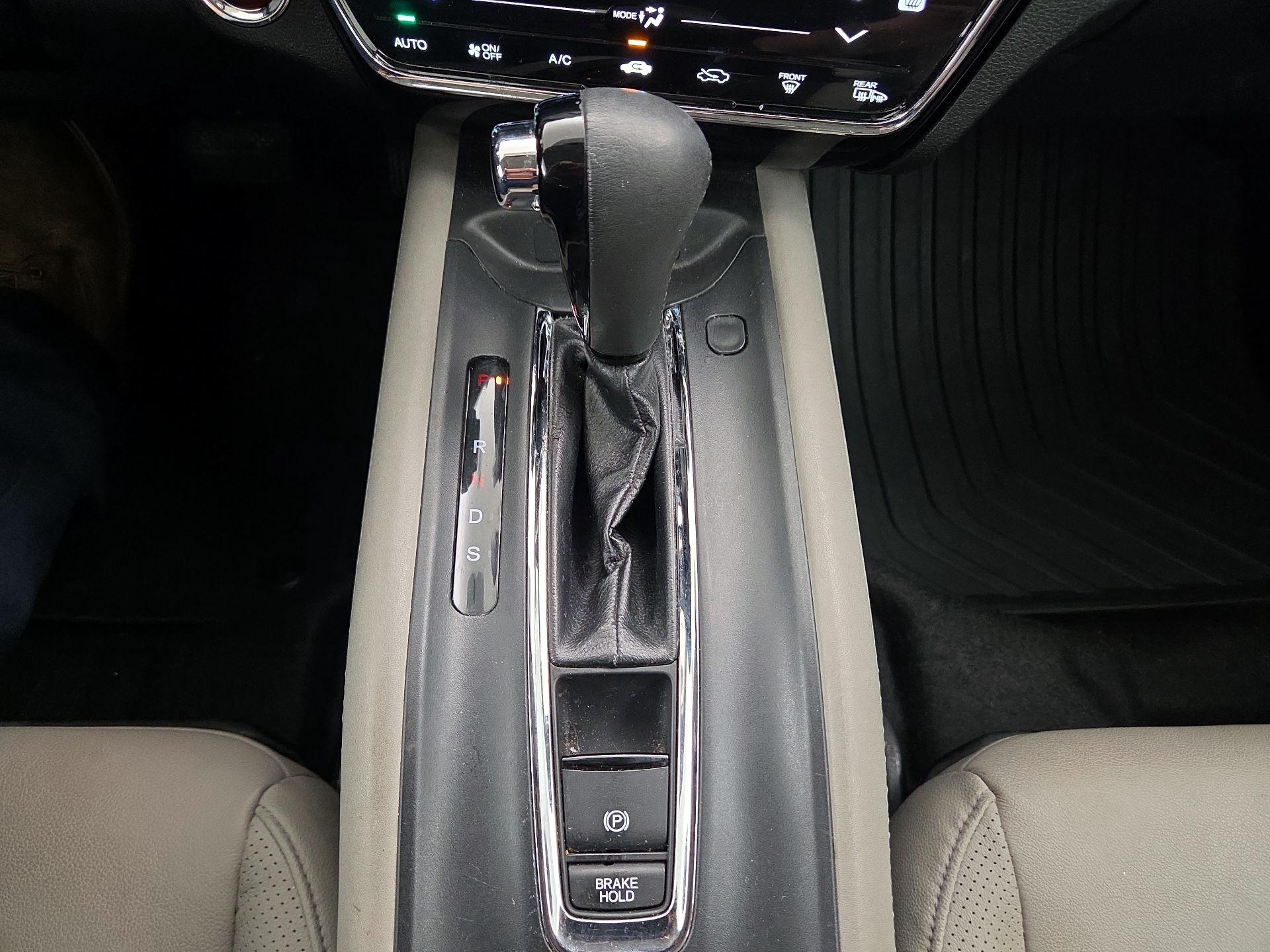 Thumbnail: 2016 Honda HR-V - 17