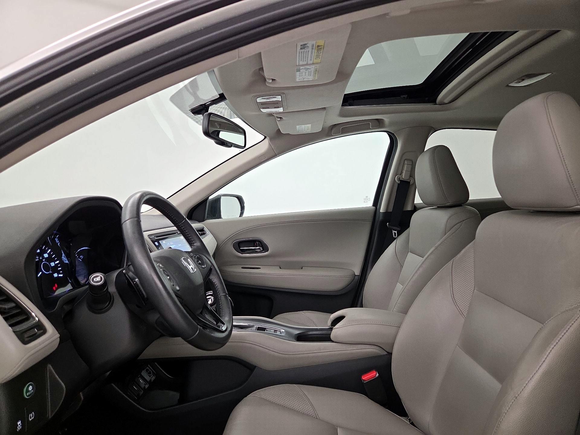 Thumbnail: 2016 Honda HR-V - 19