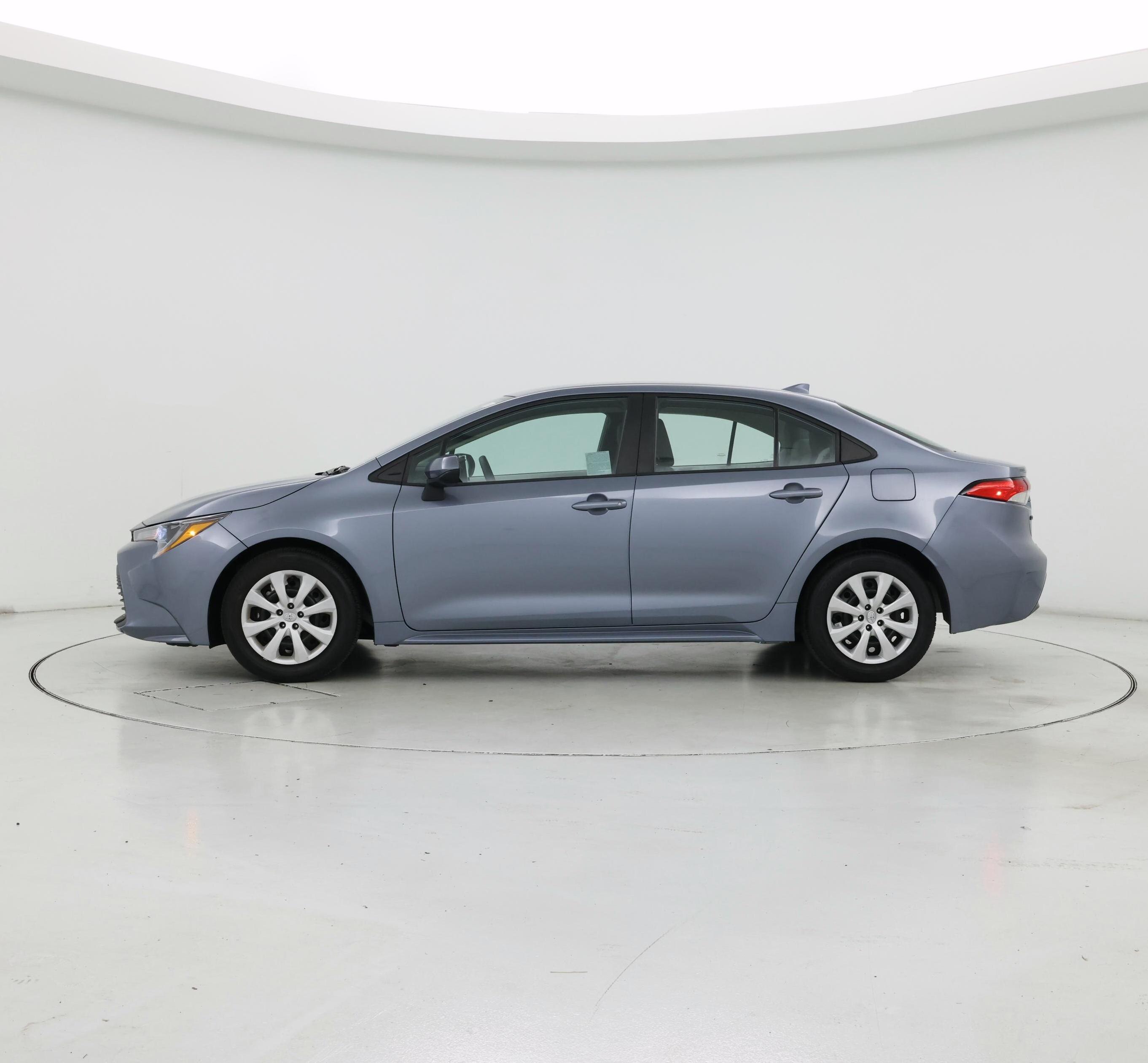 Thumbnail: 2023 Toyota Corolla - 3