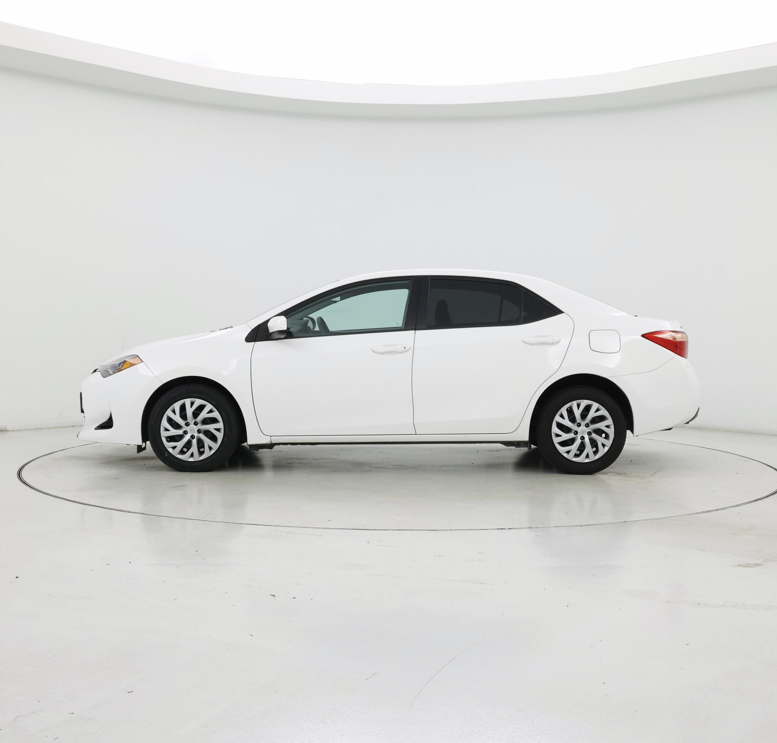 Thumbnail: 2017 Toyota Corolla - 3