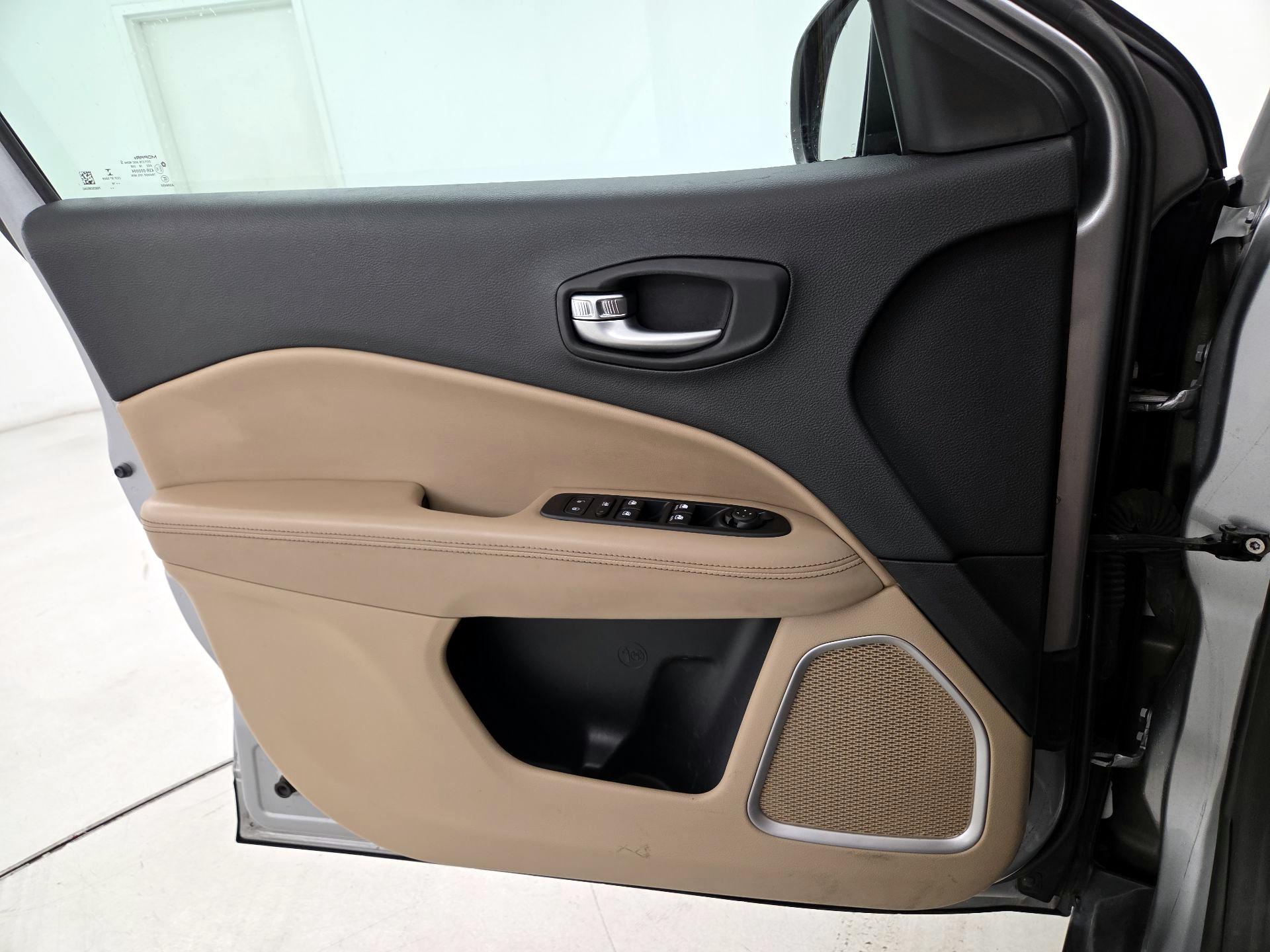 Thumbnail: 2018 Jeep Compass - 12