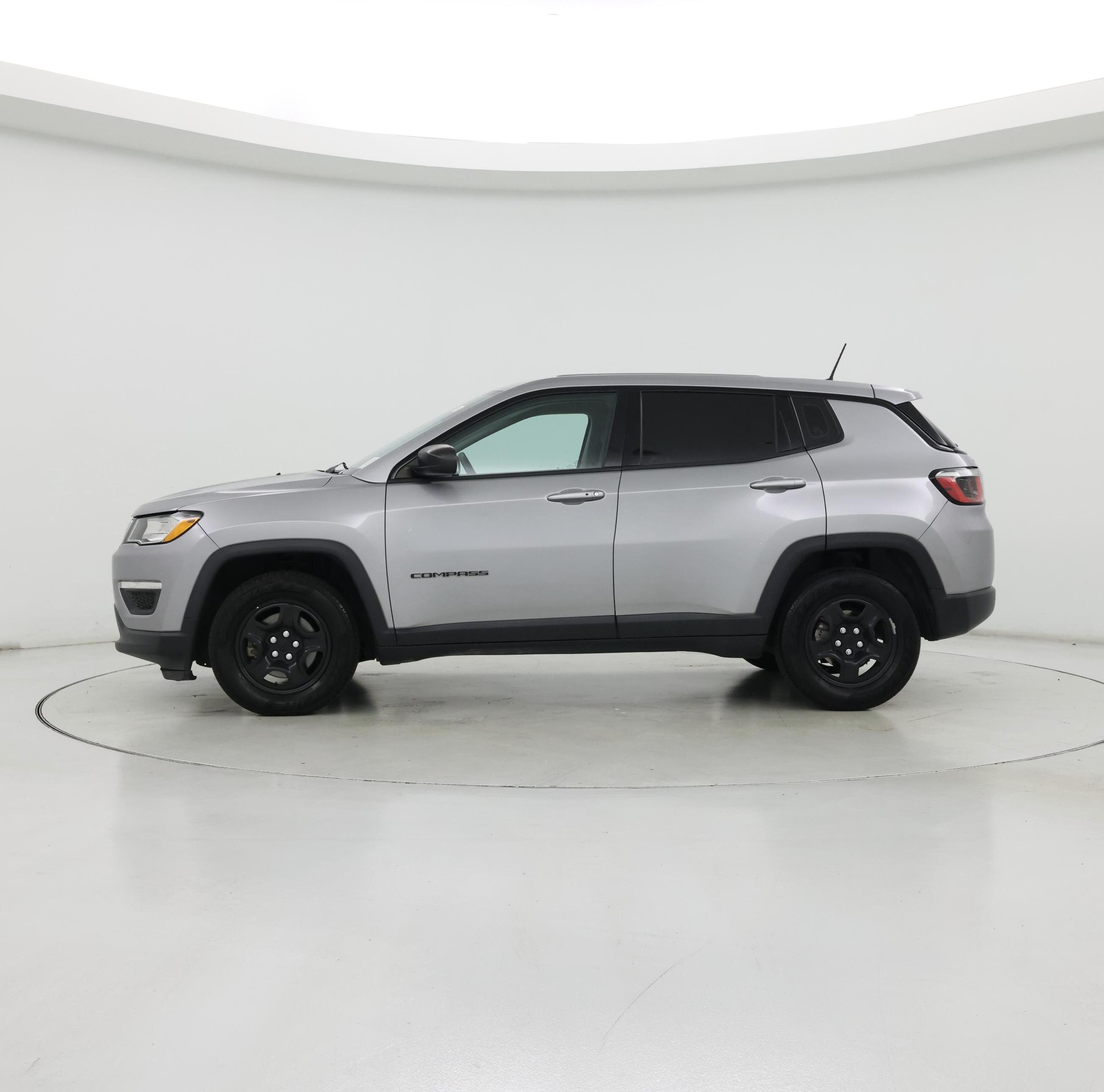 Thumbnail: 2018 Jeep Compass - 3