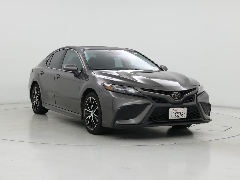 Toyota Camry SE FWD