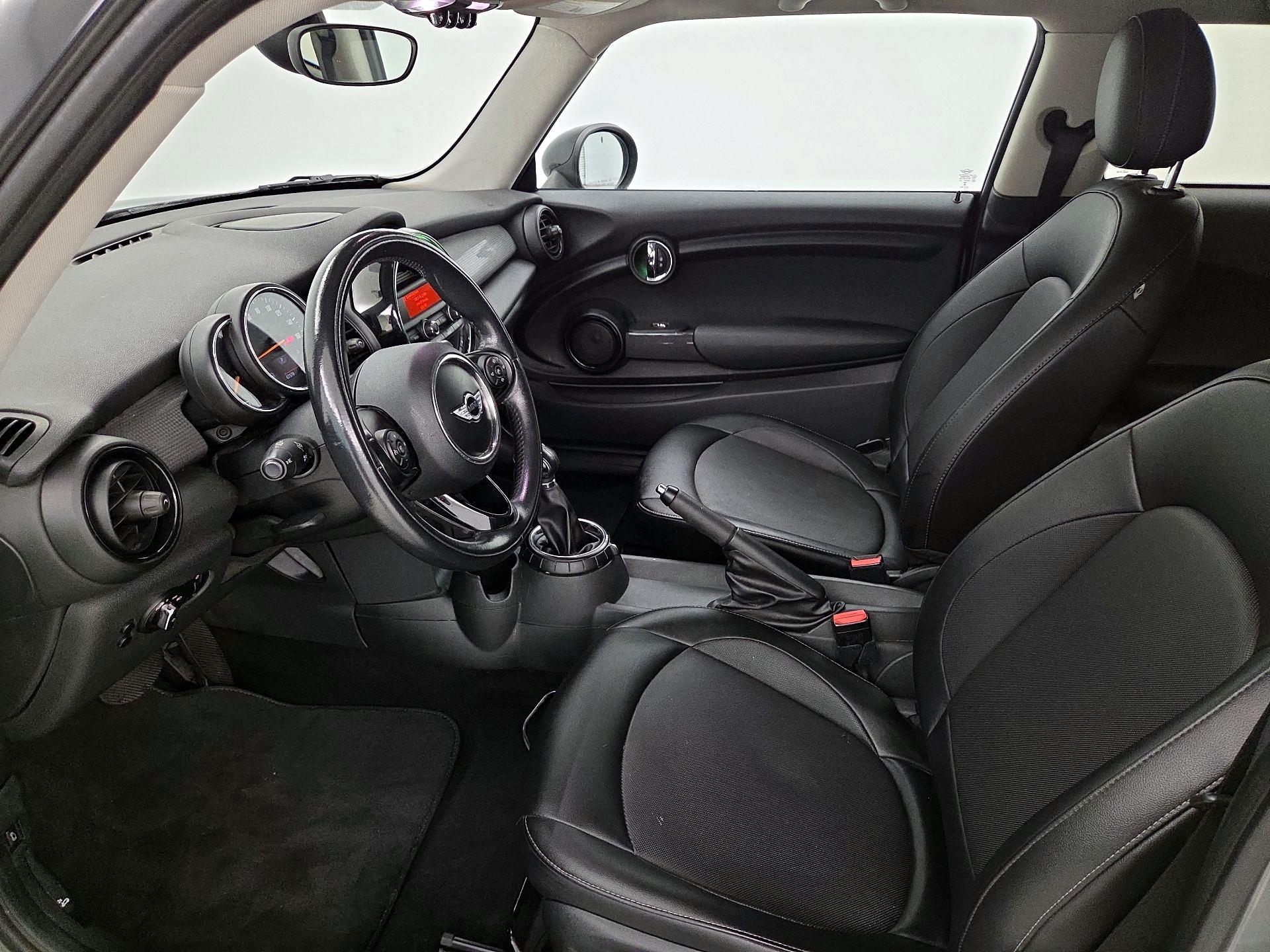 Thumbnail: 2015 MINI Cooper Hardtop - 11