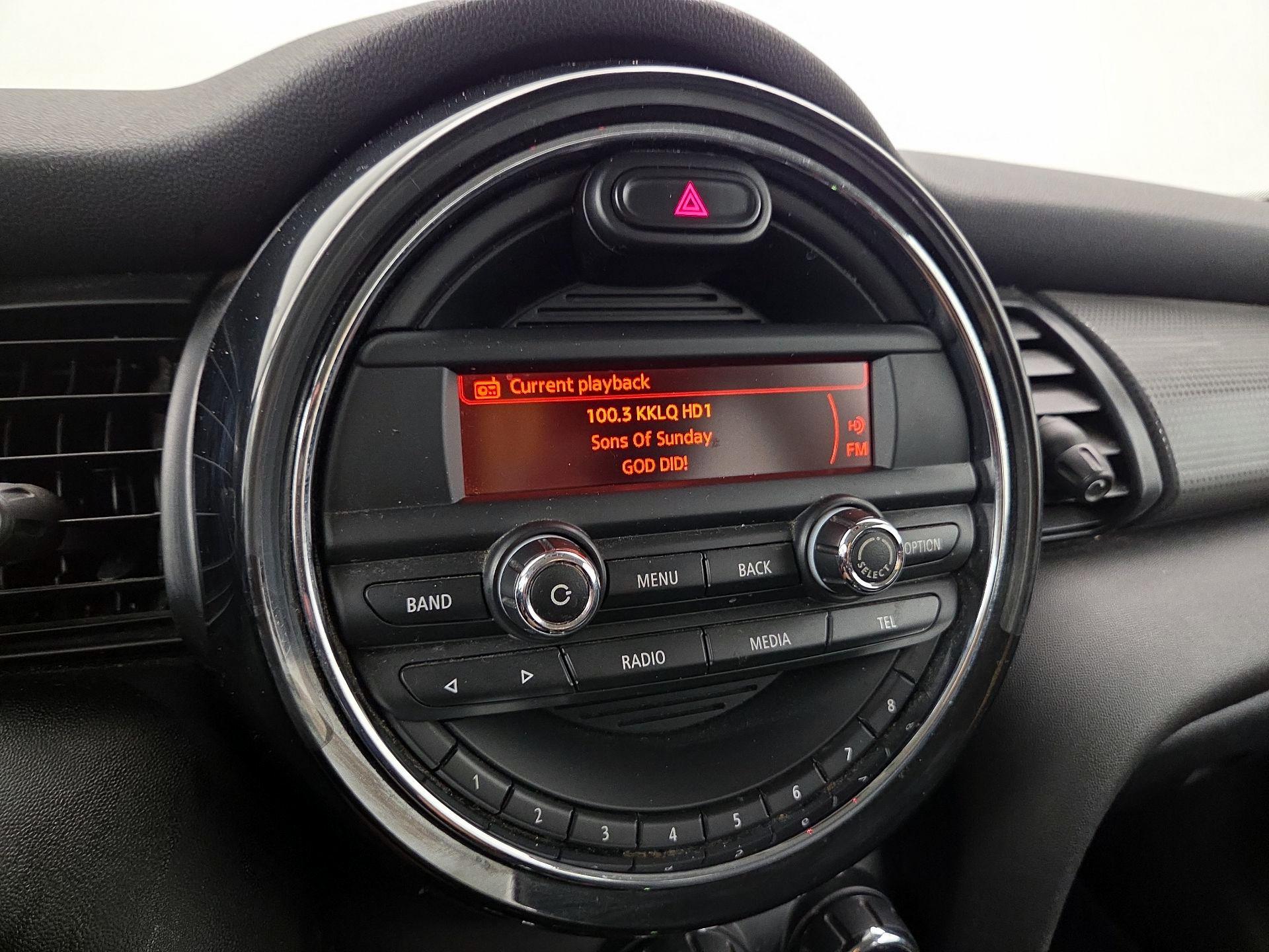 Thumbnail: 2015 MINI Cooper Hardtop - 14