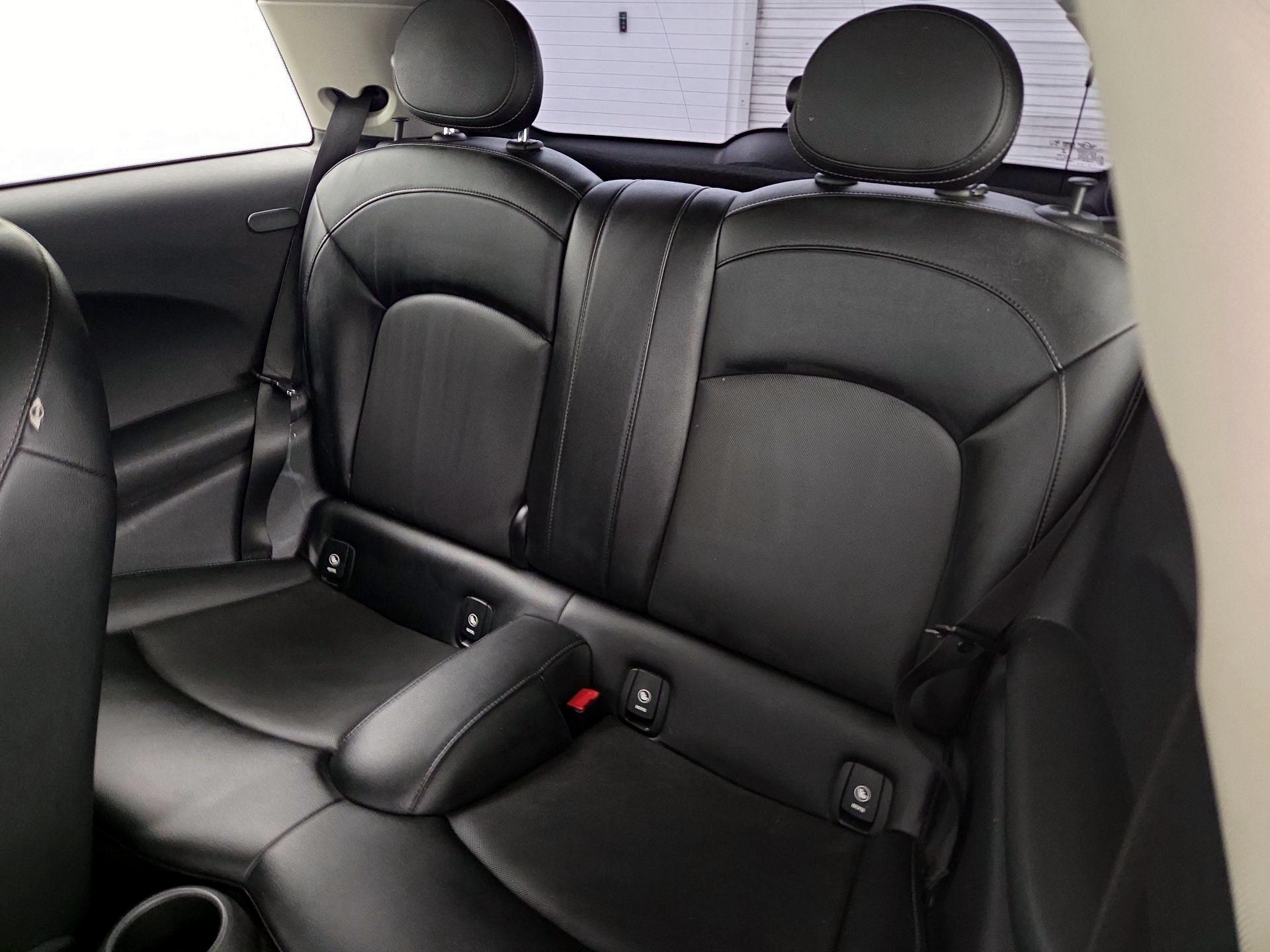 Thumbnail: 2015 MINI Cooper Hardtop - 18