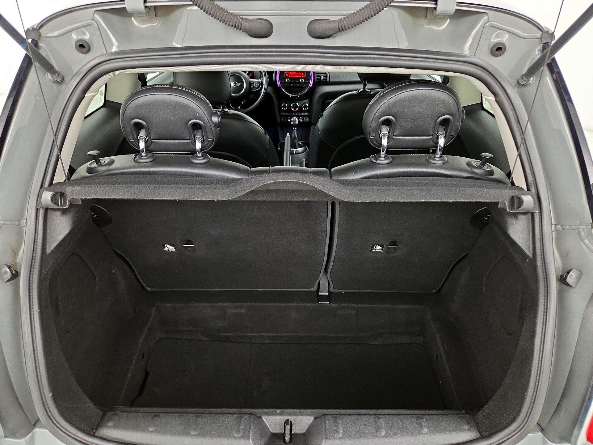 Thumbnail: 2015 MINI Cooper Hardtop - 19