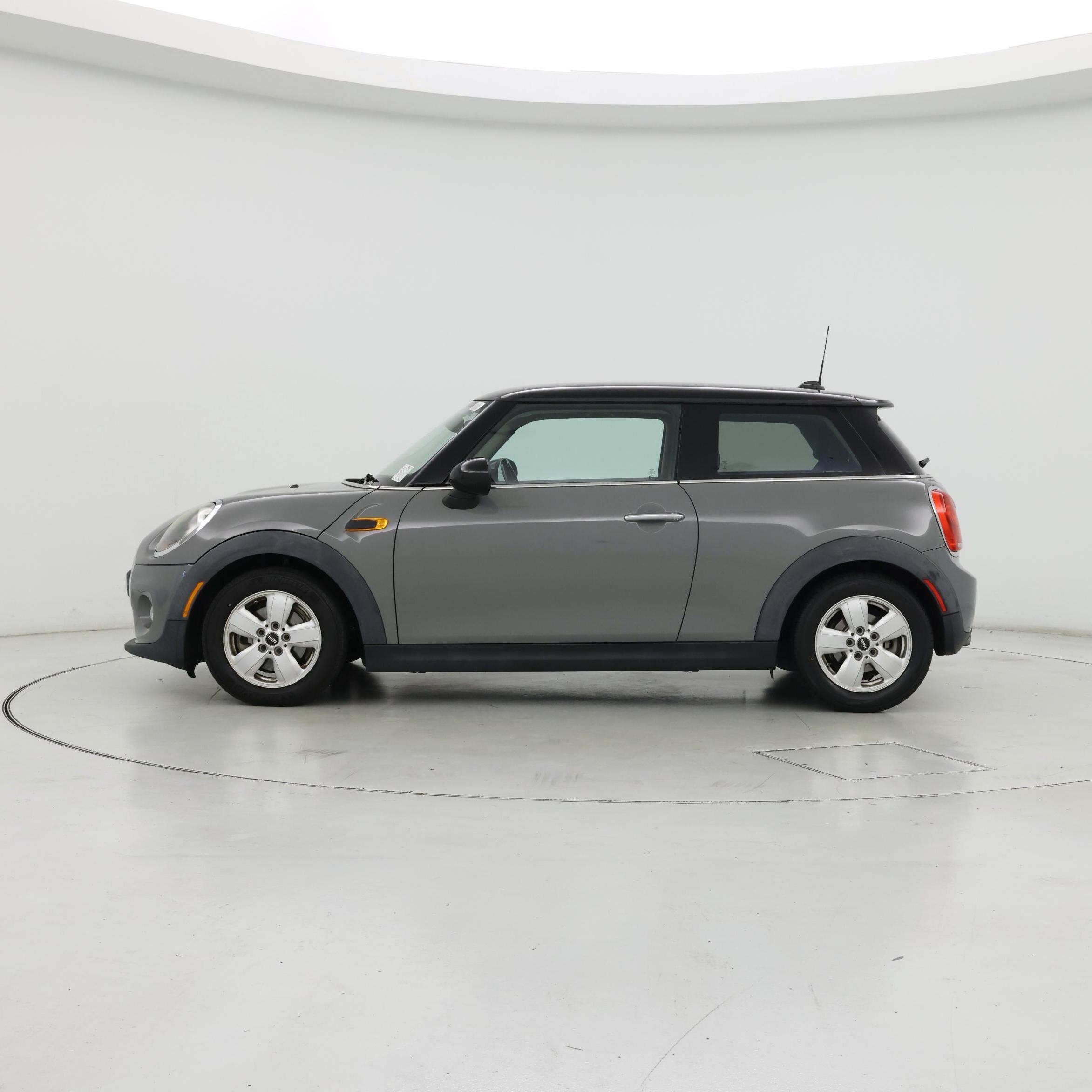 Thumbnail: 2015 MINI Cooper Hardtop - 3