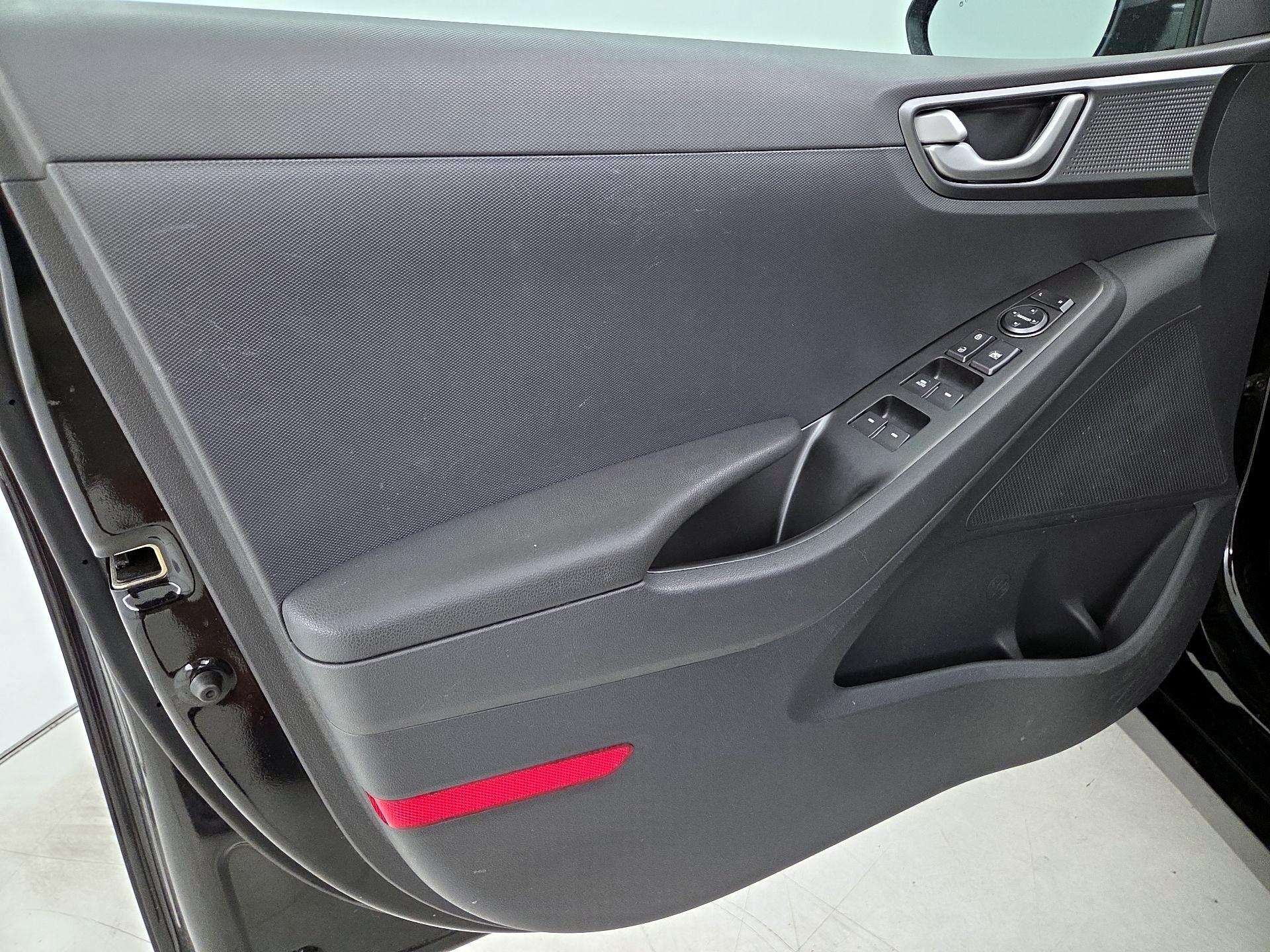 Thumbnail: 2020 Hyundai Ioniq - 12