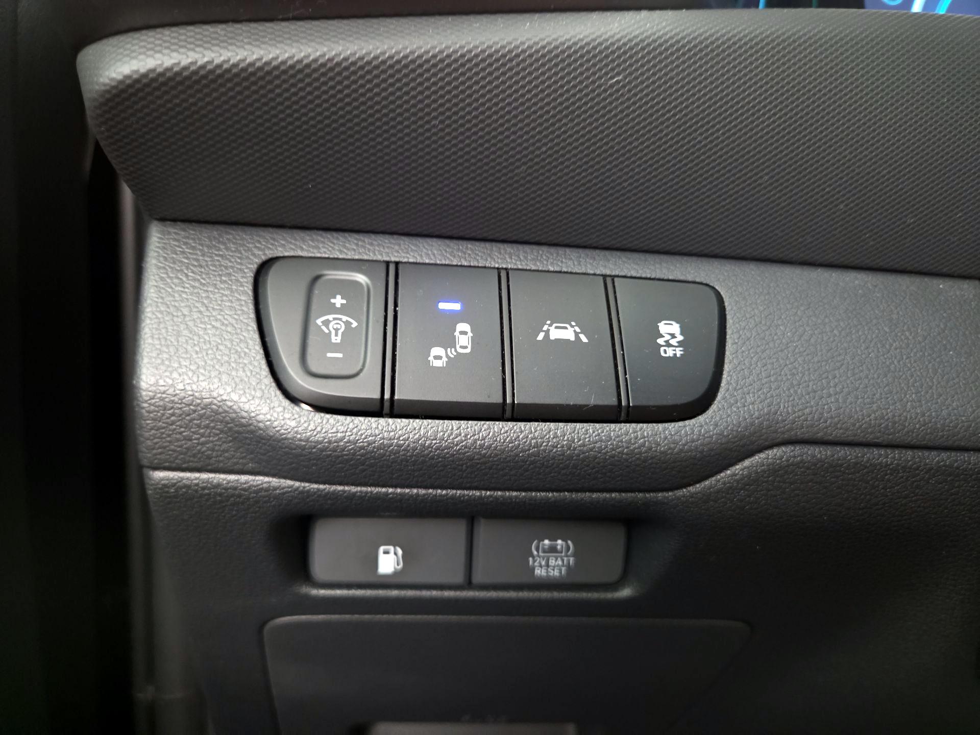 Thumbnail: 2020 Hyundai Ioniq - 13