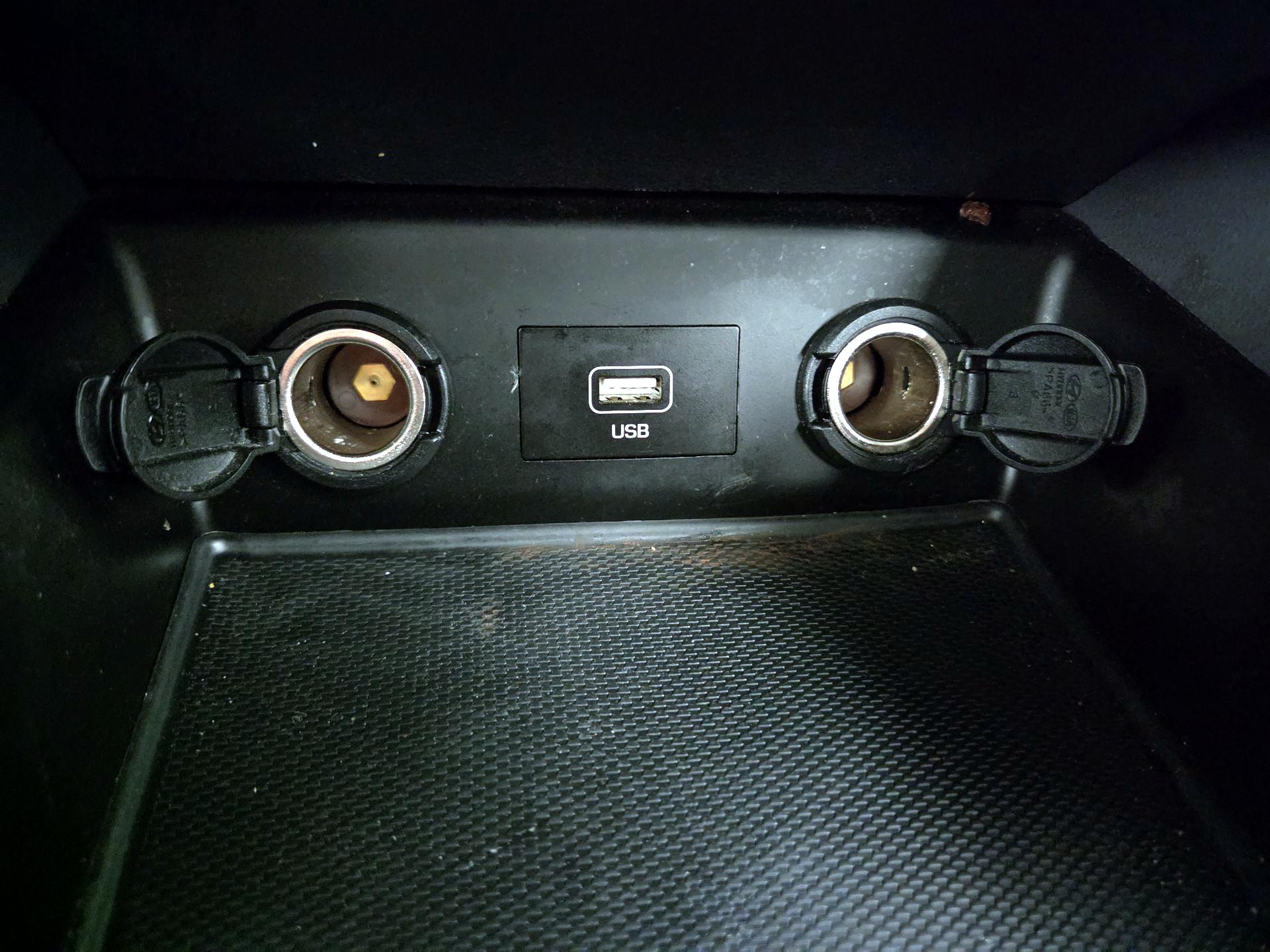 Thumbnail: 2020 Hyundai Ioniq - 18