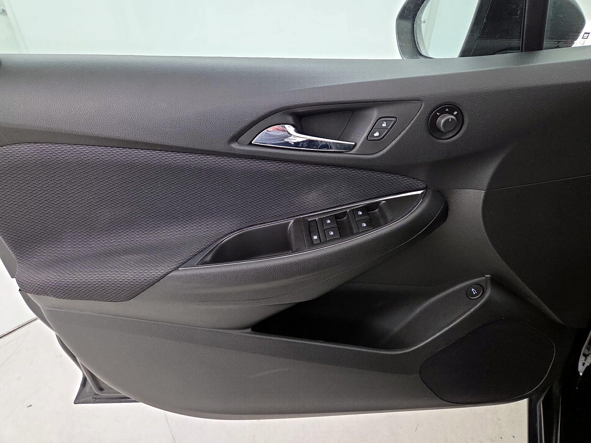 Thumbnail: 2016 Chevrolet Cruze - 12