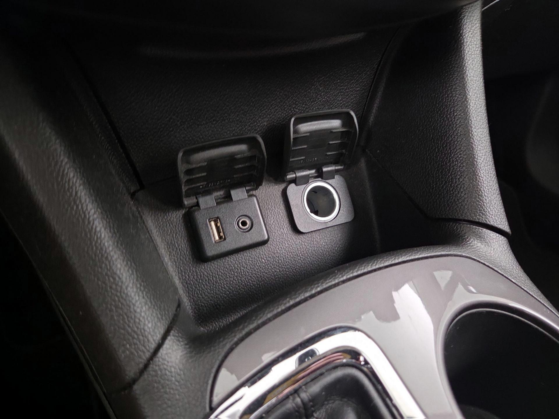 Thumbnail: 2016 Chevrolet Cruze - 18