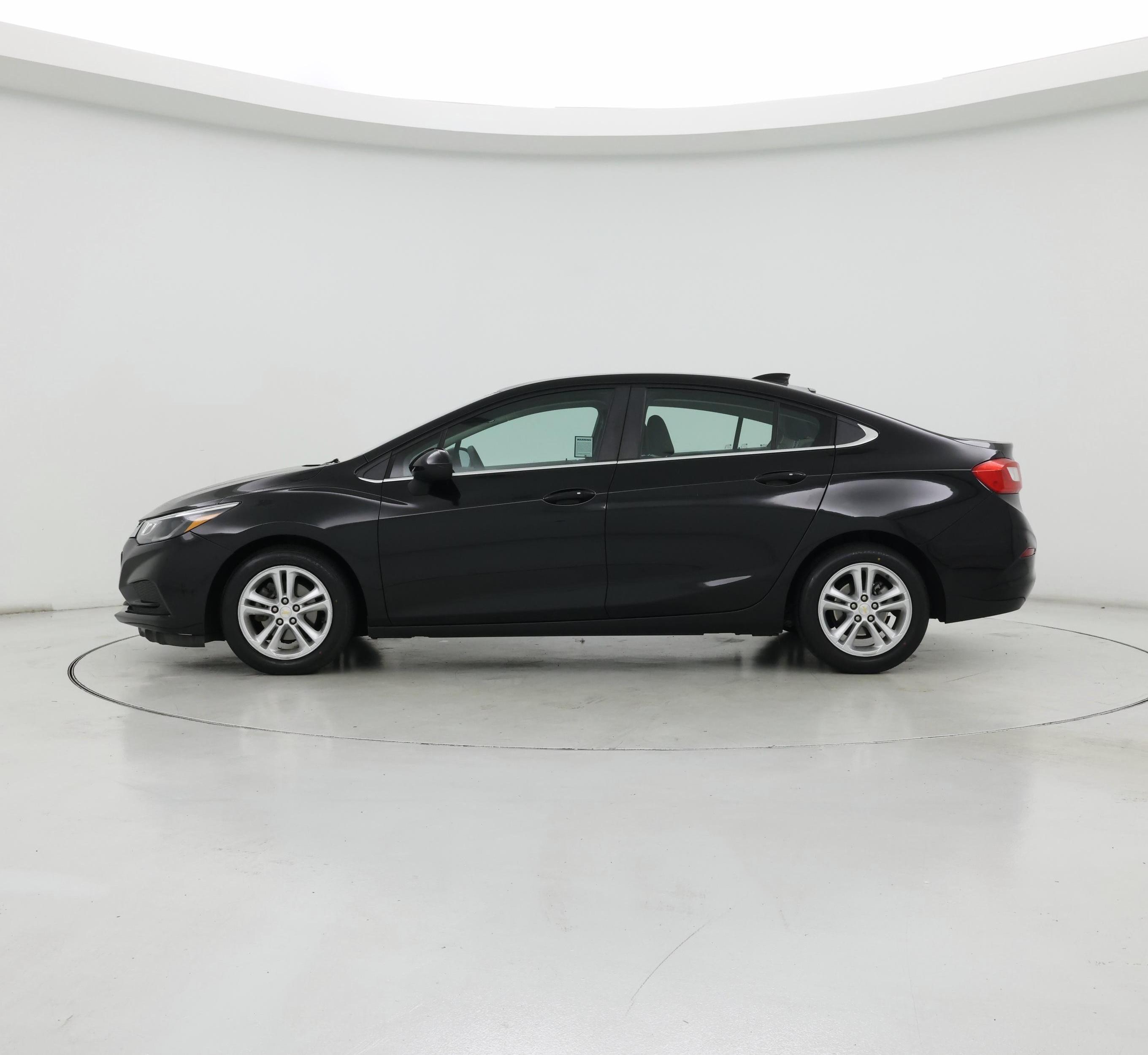 Thumbnail: 2016 Chevrolet Cruze - 3